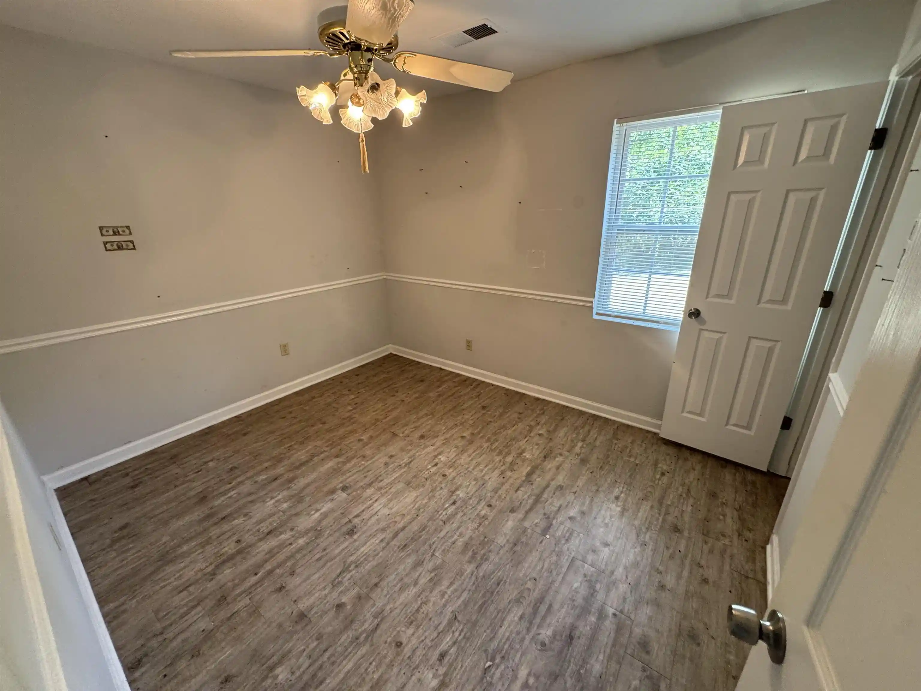 Photo 4 of Single family home for sale at 4498 Suncrest Dr, Memphis, TN 38127 | MLS# 10229337 | Listing updated on 2026-08-28