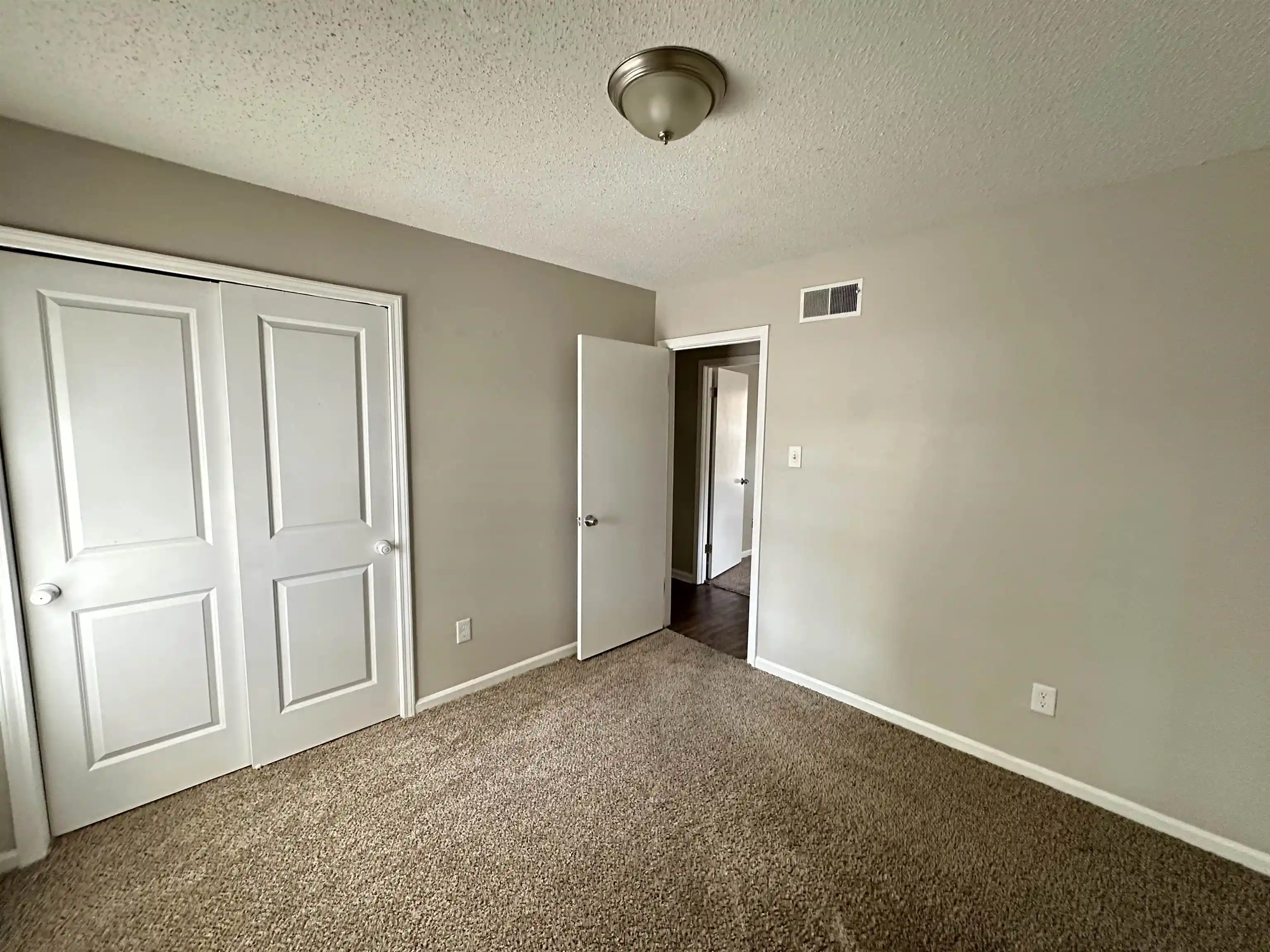 Photo 4 of Single family home for sale at 6655 Chesapeake Dr, Memphis, TN 38141 | MLS# 10229339 | Listing updated on 2026-09-11