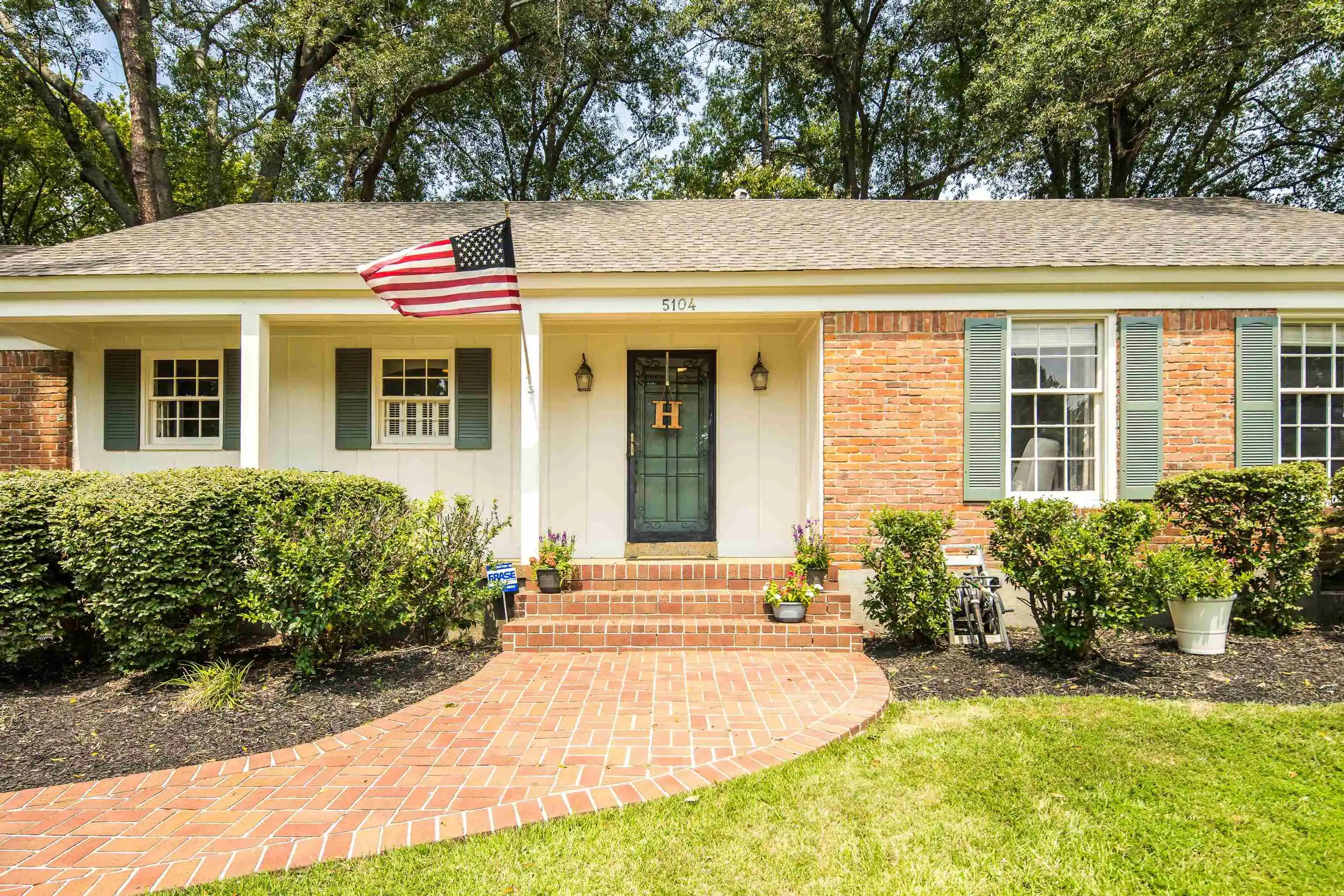 Photo 1 of Sale Pending at 5104 Normandy Ave, Memphis, TN 38117 | MLS# 10229342 | Listing updated on 2026-09-17