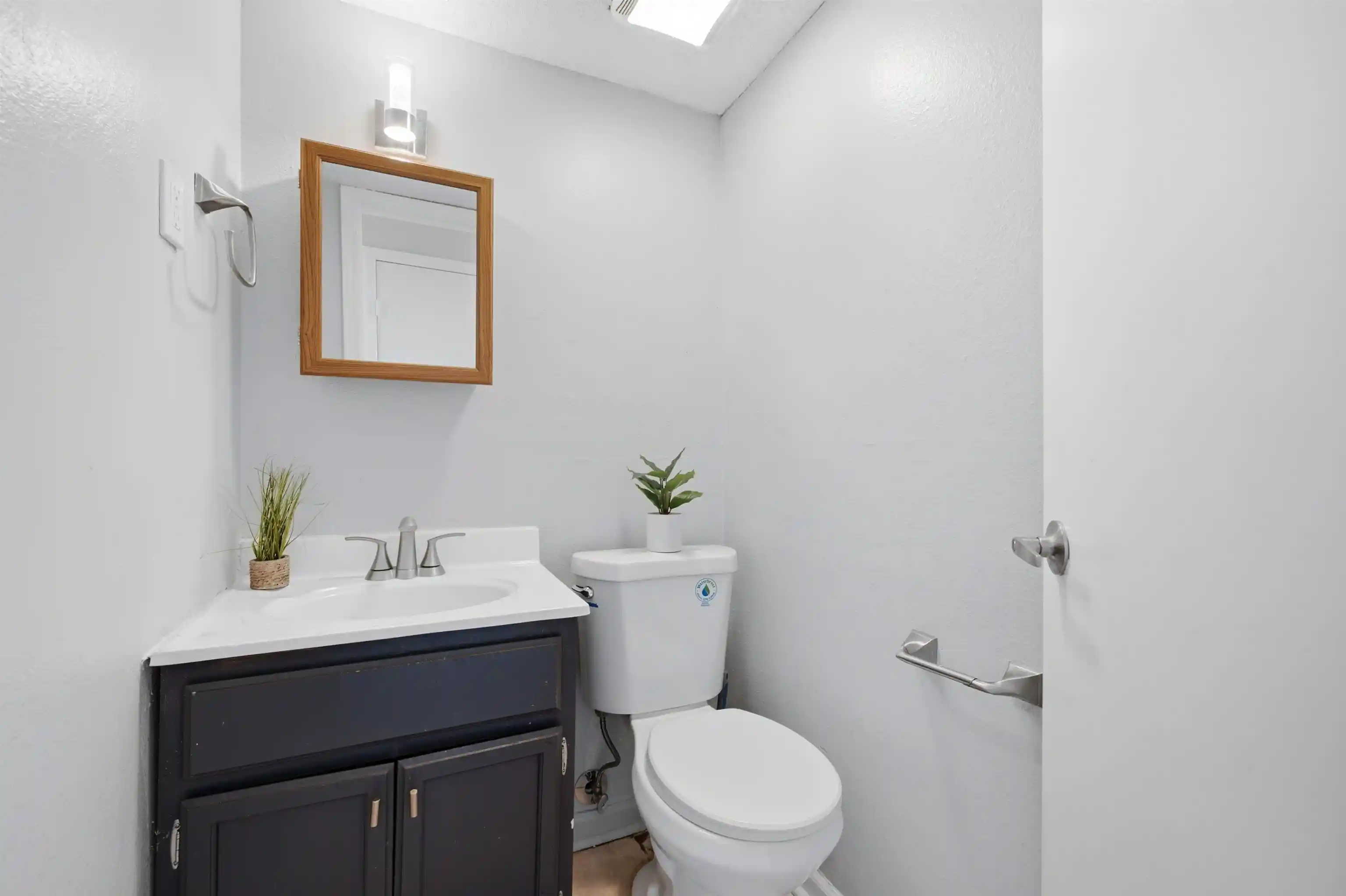 Photo 3 of Sale Pending at 1022 University St, Memphis, TN 38107 | MLS# 10229346 | Listing updated on 2026-09-02