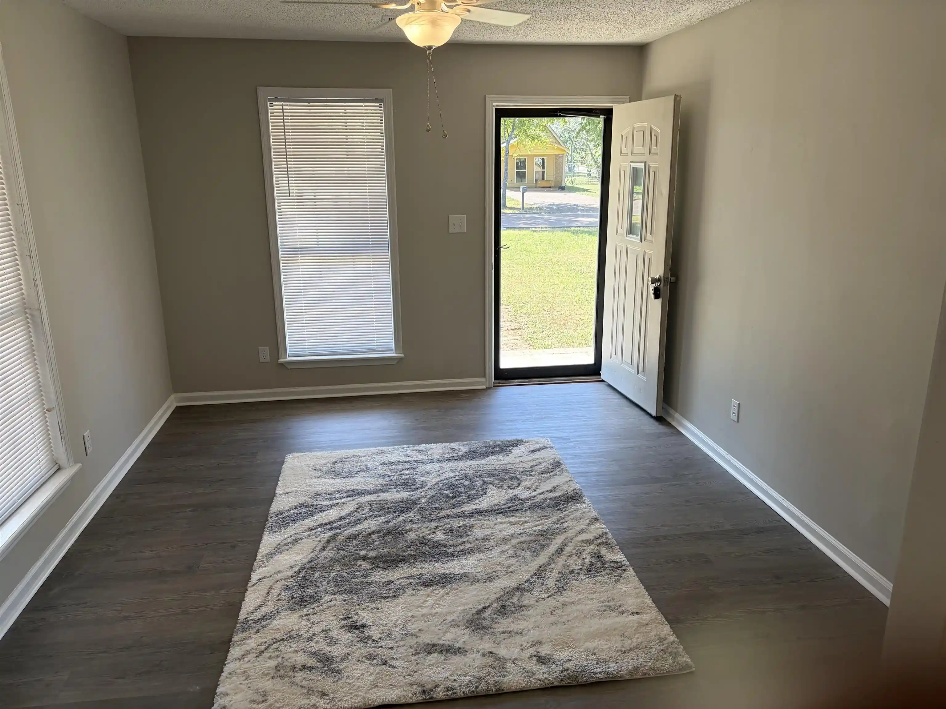 Photo 3 of Sale Pending at 213 Linda Vista Dr, Bolivar, TN 38008 | MLS# 10229353 | Listing updated on 2026-09-04