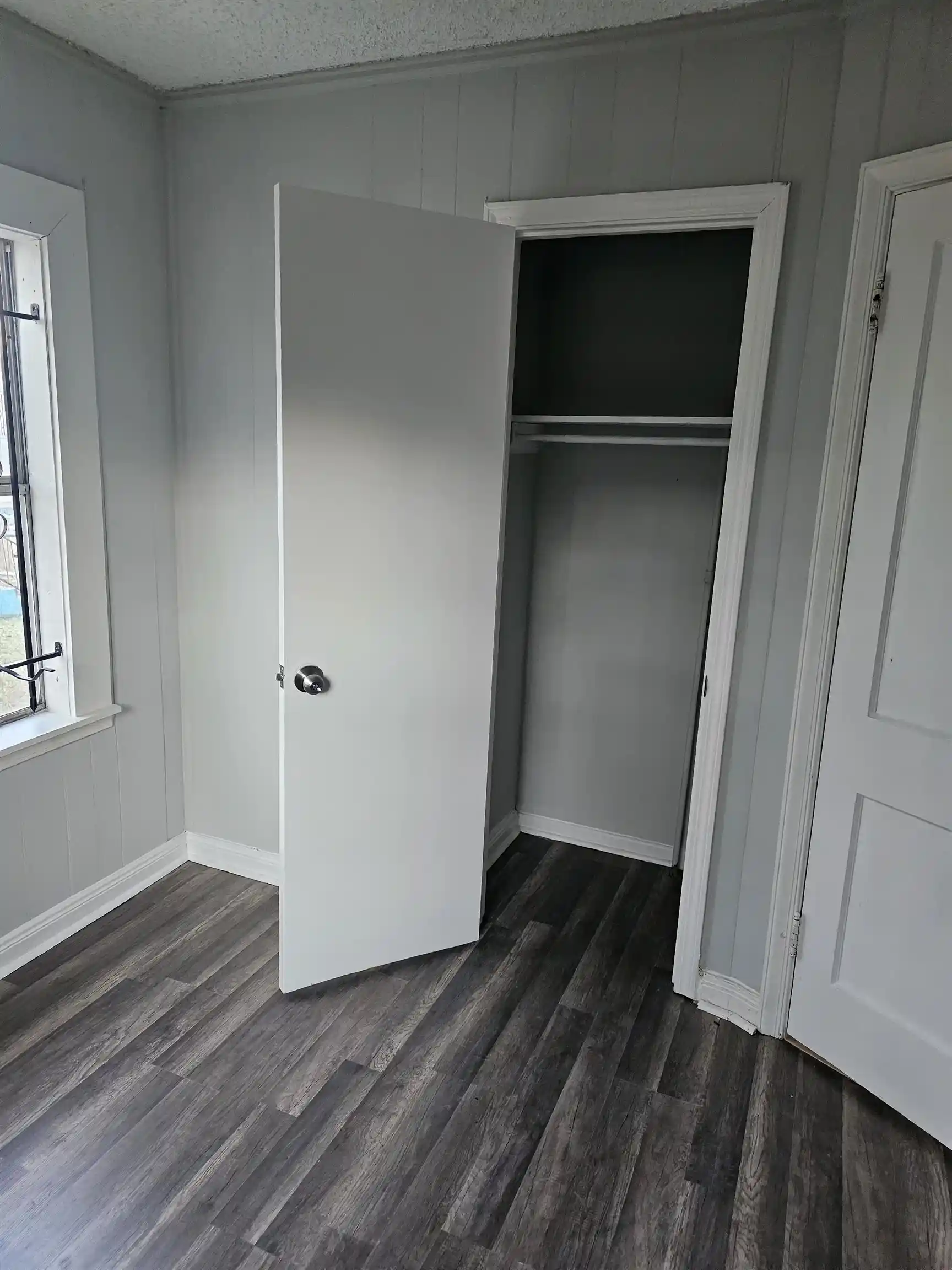 Photo 3 of Single family home for sale at 2105 Farrington St, Memphis, TN 38109 | MLS# 10229359 | Listing updated on 2026-08-29