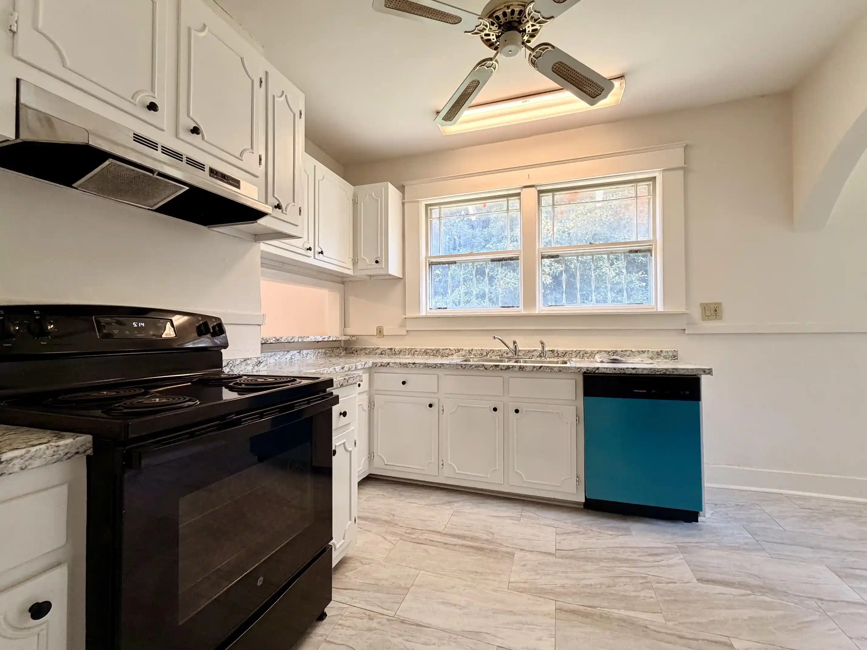 Photo 4 of Sale Pending at 1701 Faxon Ave, Memphis, TN 38112 | MLS# 10229365 | Listing updated on 2026-09-08