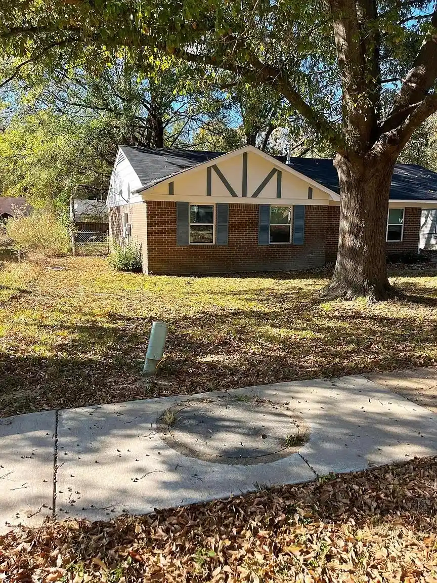 Photo 3 of Single family home for sale at 5255 Broken Oak Dr, Unincorporated, TN 38127 | MLS# 10229394 | Listing updated on 2026-09-12