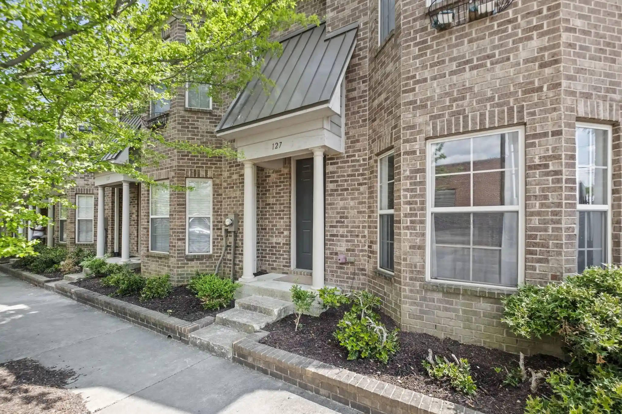 Photo 1 of Townhouse for sale at 127 W Carolina Ave, Memphis, TN 38103 | MLS# 10229395 | Listing updated on 2026-09-29