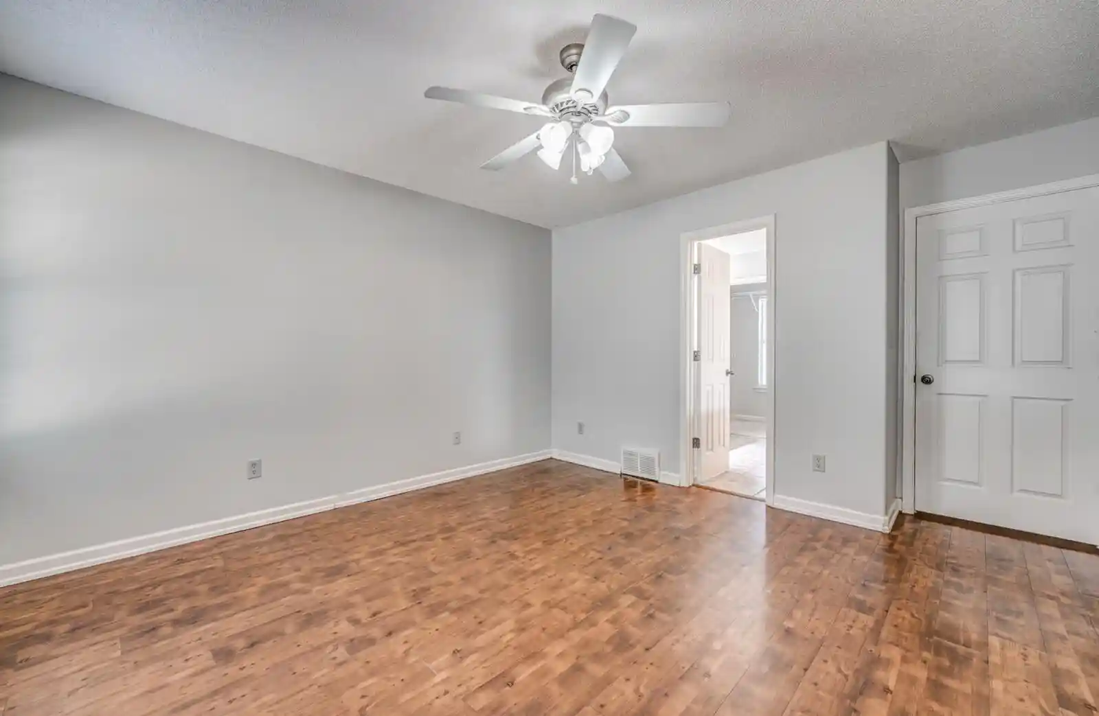 Photo 2 of Single family home for sale at 40 Hannah Cv, Oakland, TN 38068 | MLS# 10229396 | Listing updated on 2026-09-14