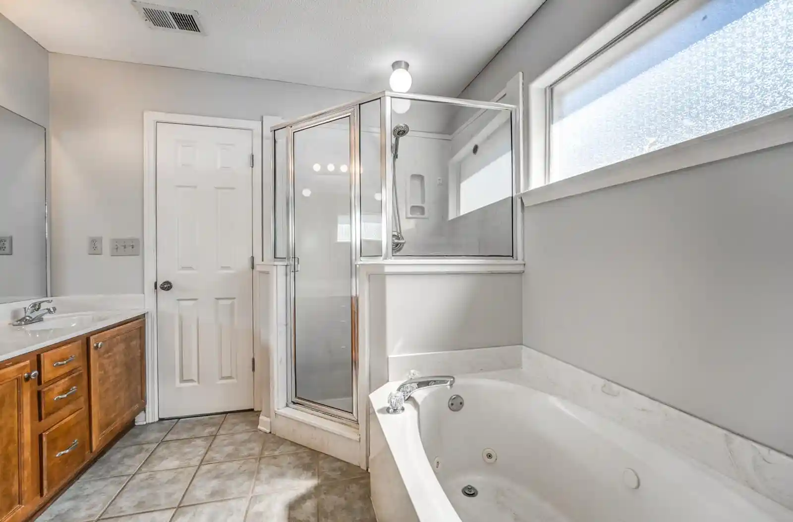 Photo 3 of Single family home for sale at 40 Hannah Cv, Oakland, TN 38068 | MLS# 10229396 | Listing updated on 2026-09-14