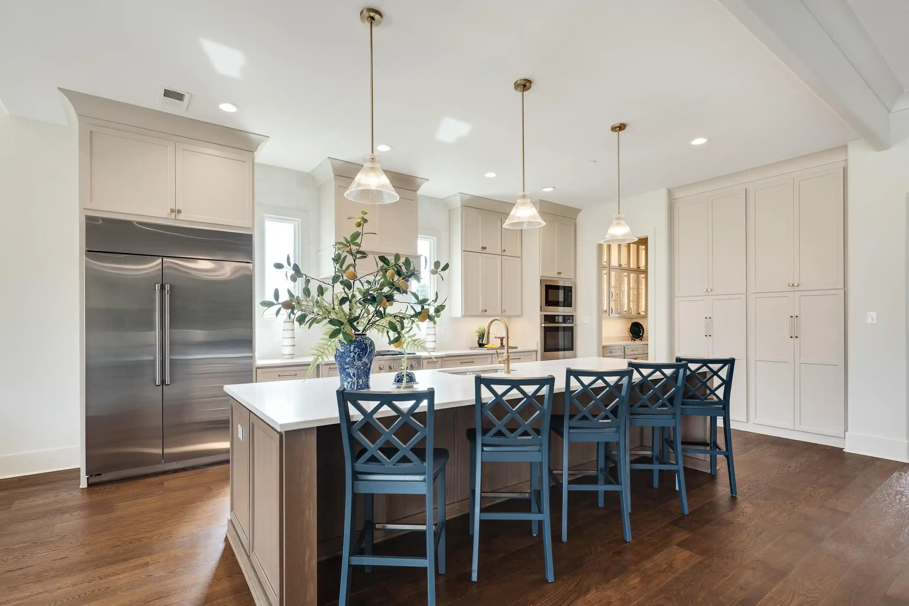 Photo 3 of Mansion for sale at 9115 Cheatham Ln, Germantown, TN 38138 | MLS# 10229408 | Listing updated on 2026-08-30