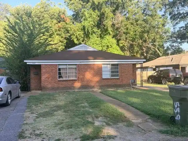 Photo 2 of Townhouse for sale at 557 Berclair Rd, Memphis, TN 38122 | MLS# 10229418 | Listing updated on 2026-09-21