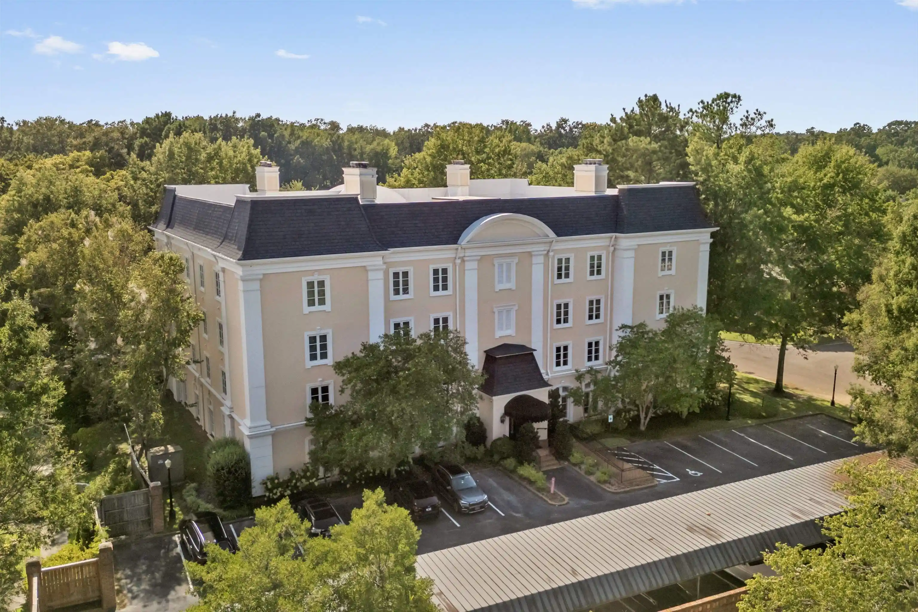 Condo for sale at 1000 Murray Hl Ln #101, Memphis, TN 38120 | MLS# 10229420