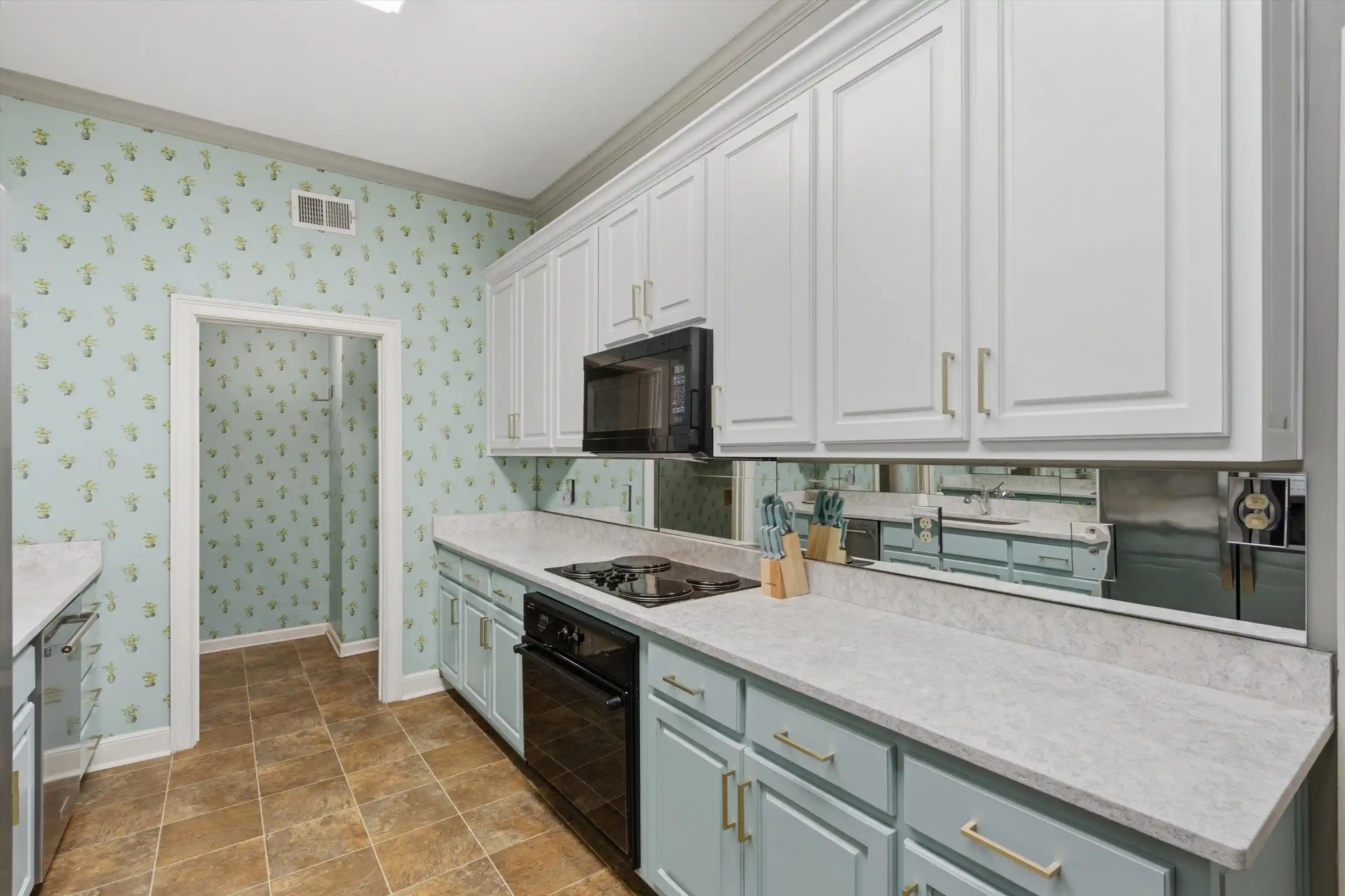 Photo 3 of Condo for sale at 1000 Murray Hl Ln #101, Memphis, TN 38120 | MLS# 10229420 | Listing updated on 2026-08-31