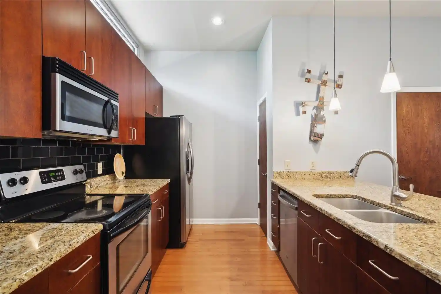 Photo 4 of Sale Pending at 449 Monroe Ave #105, Memphis, TN 38103 | MLS# 10229426 | Listing updated on 2026-09-19