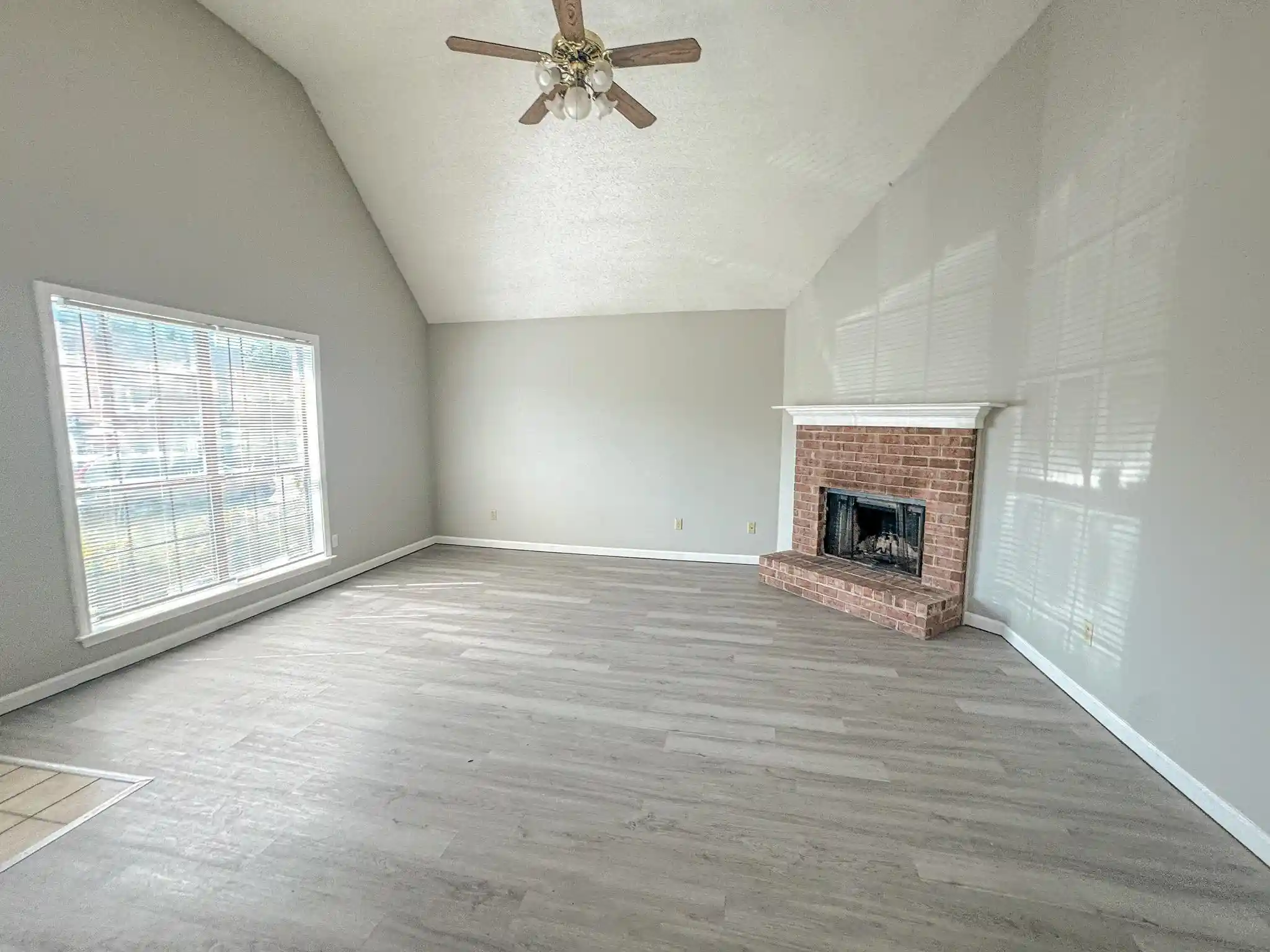 Photo 2 of Townhouse for sale at 4198 Meadow Valley Dr, Memphis, TN 38141 | MLS# 10229428 | Listing updated on 2026-09-04