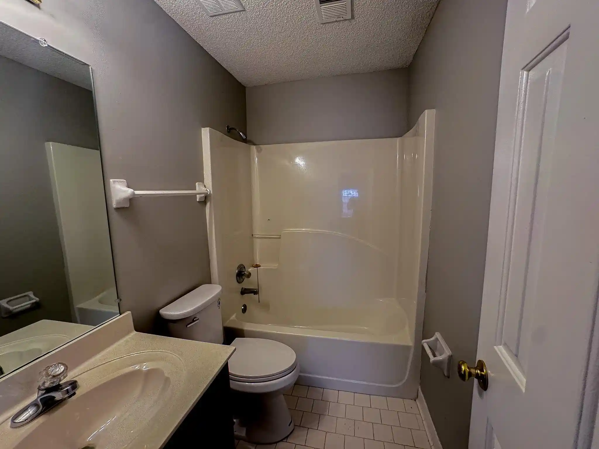 Photo 3 of Townhouse for sale at 4198 Meadow Valley Dr, Memphis, TN 38141 | MLS# 10229428 | Listing updated on 2026-09-04