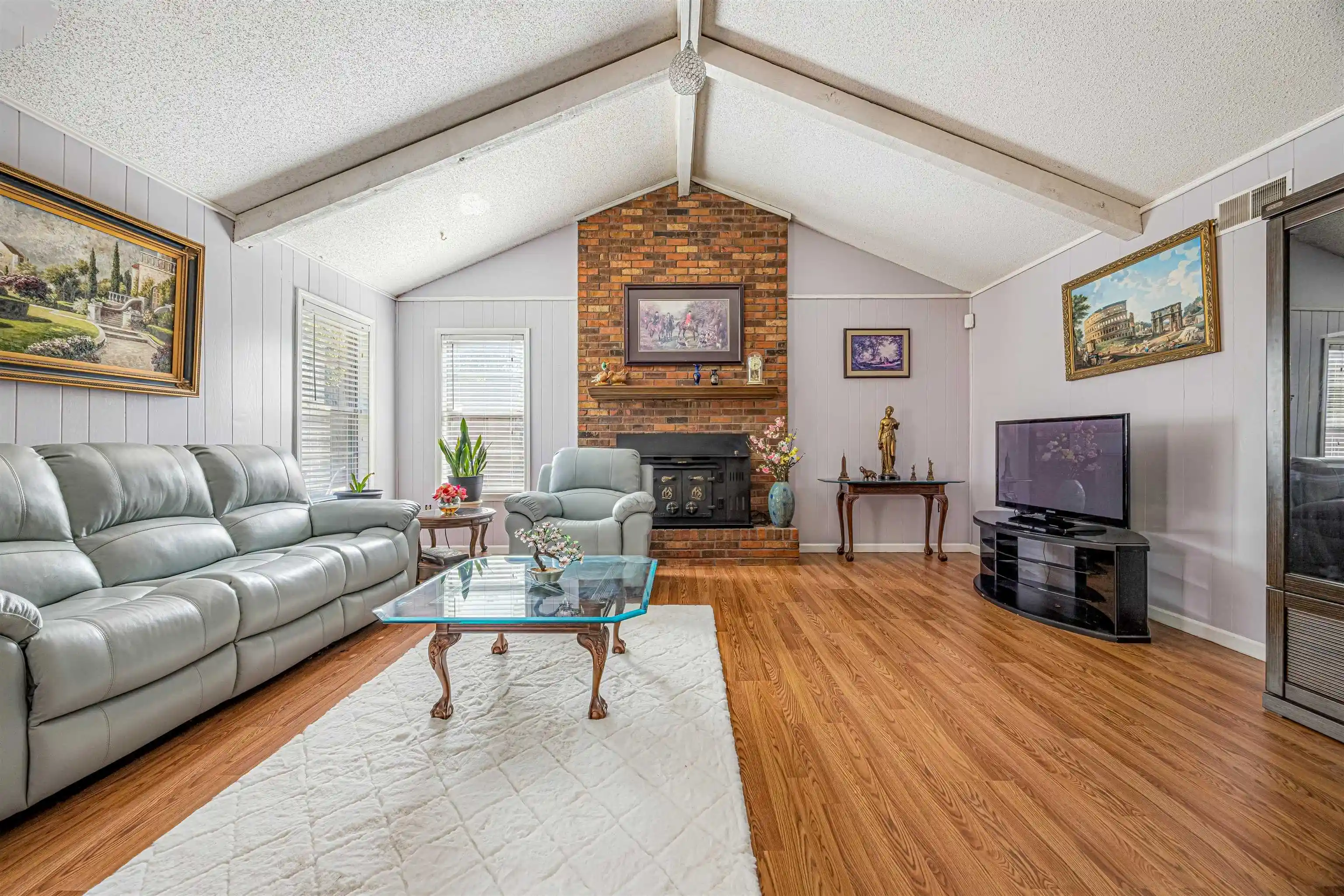 Photo 2 of Townhouse for sale at 3968 Wandering Dr, Memphis, TN 38115 | MLS# 10229452 | Listing updated on 2026-08-31