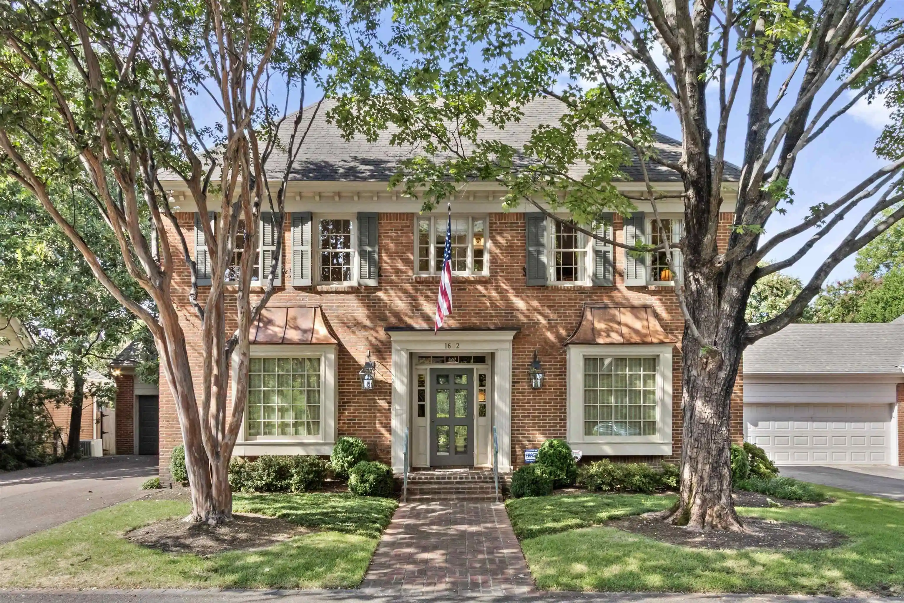 Photo 1 of Sale Pending at 1602 E Clanlo Dr, Memphis, TN 38104 | MLS# 10229470 | Listing updated on 2026-09-07