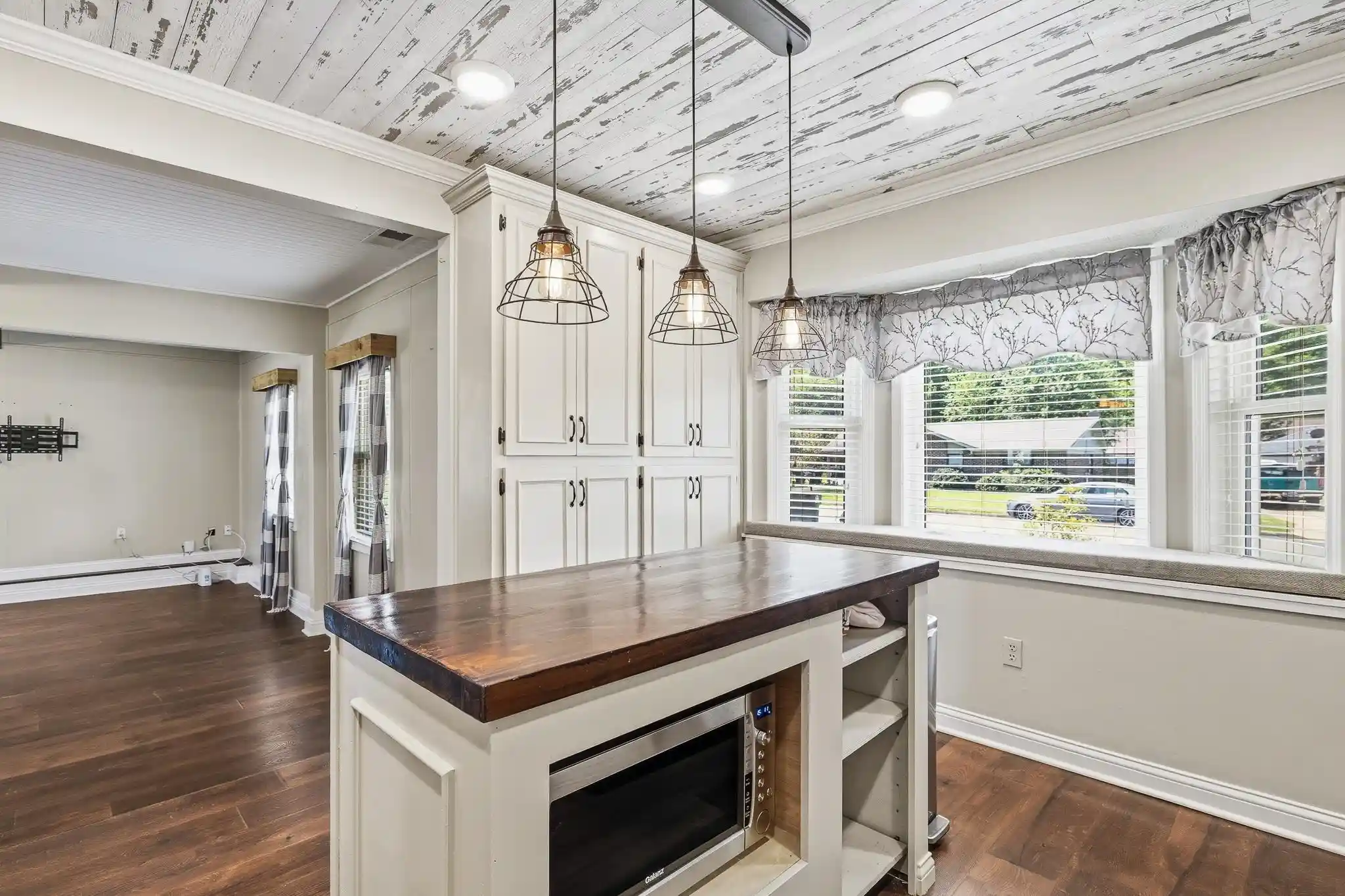 Photo 3 of Sale Pending at 1234 Greenview Rd, Collierville, TN 38017 | MLS# 10229471 | Listing updated on 2026-08-31