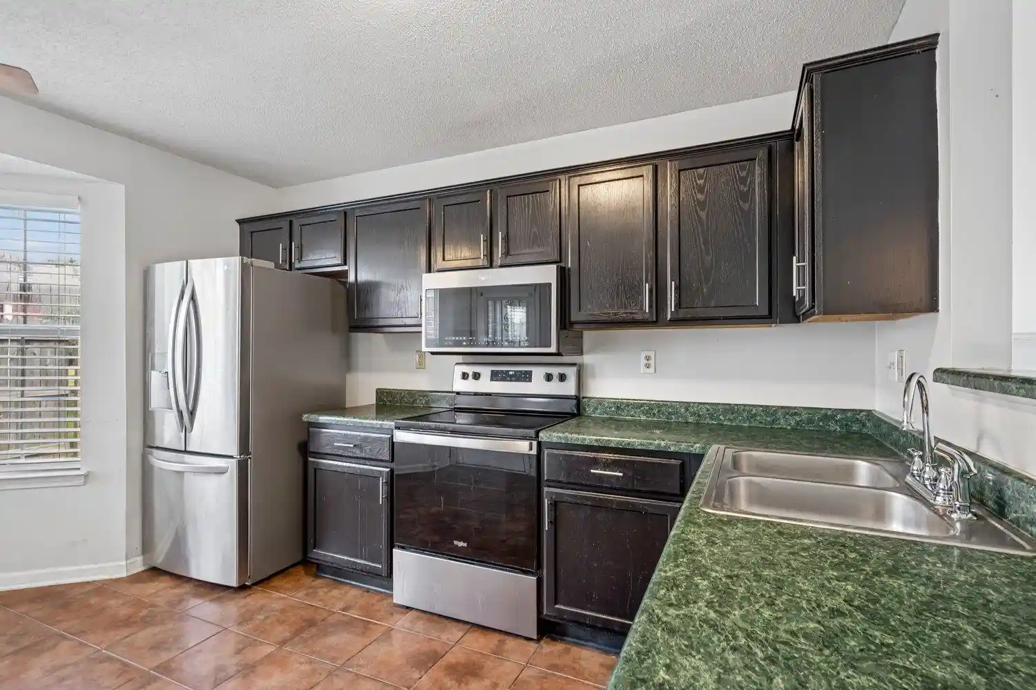 Photo 3 of Single family home for sale at 4928 Phipps Dr, Memphis, TN 38125 | MLS# 10229484 | Listing updated on 2026-09-02
