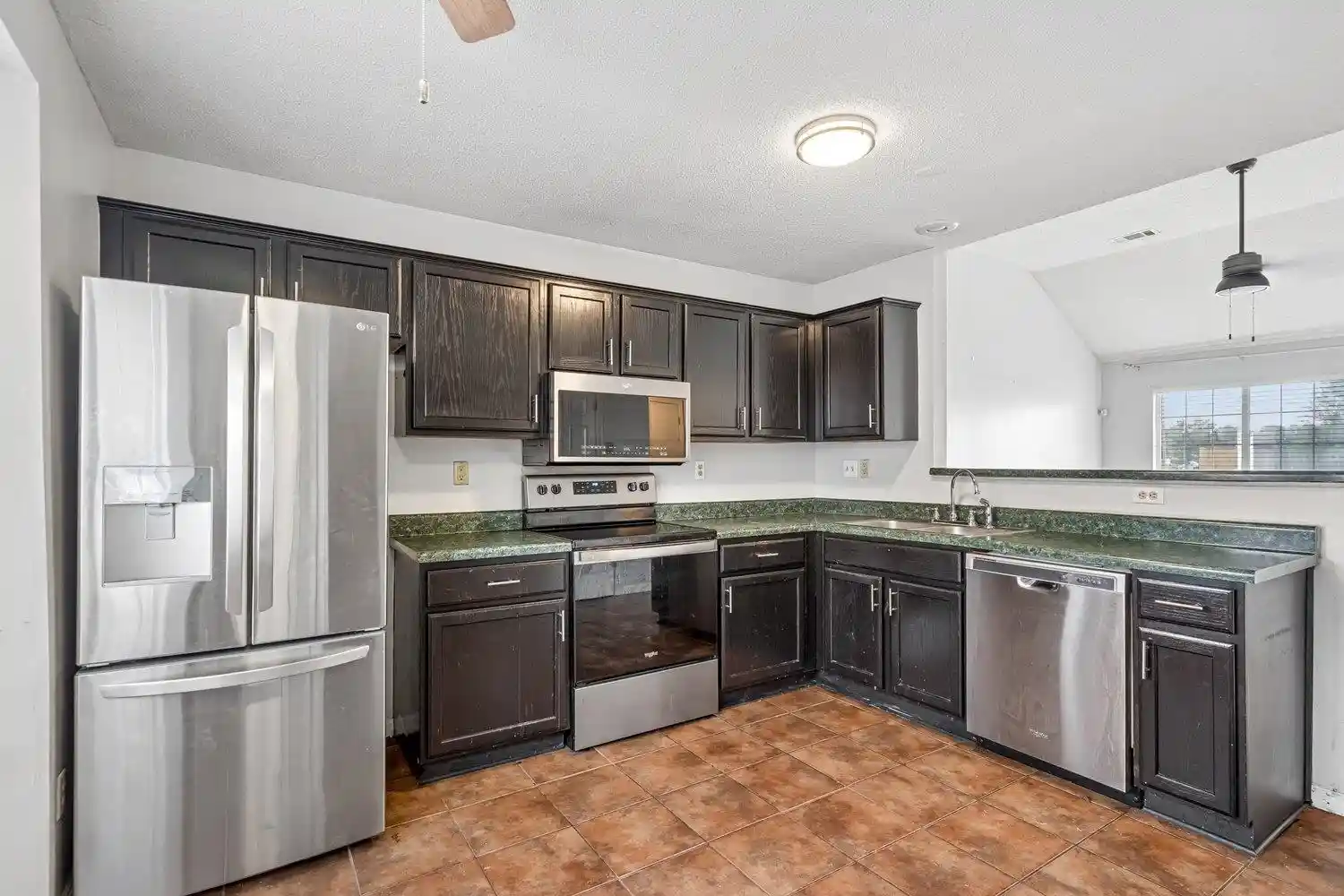 Photo 4 of Single family home for sale at 4928 Phipps Dr, Memphis, TN 38125 | MLS# 10229484 | Listing updated on 2026-09-02