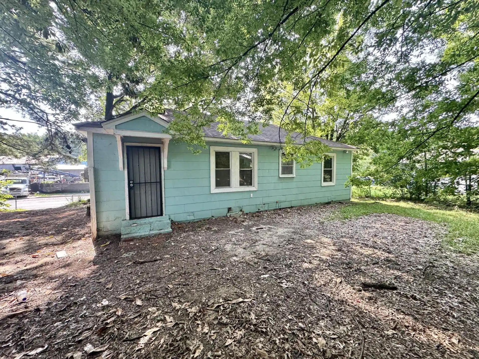Photo 3 of Single family home for sale at 1565 Havana St, Memphis, TN 38106 | MLS# 10229492 | Listing updated on 2026-09-01