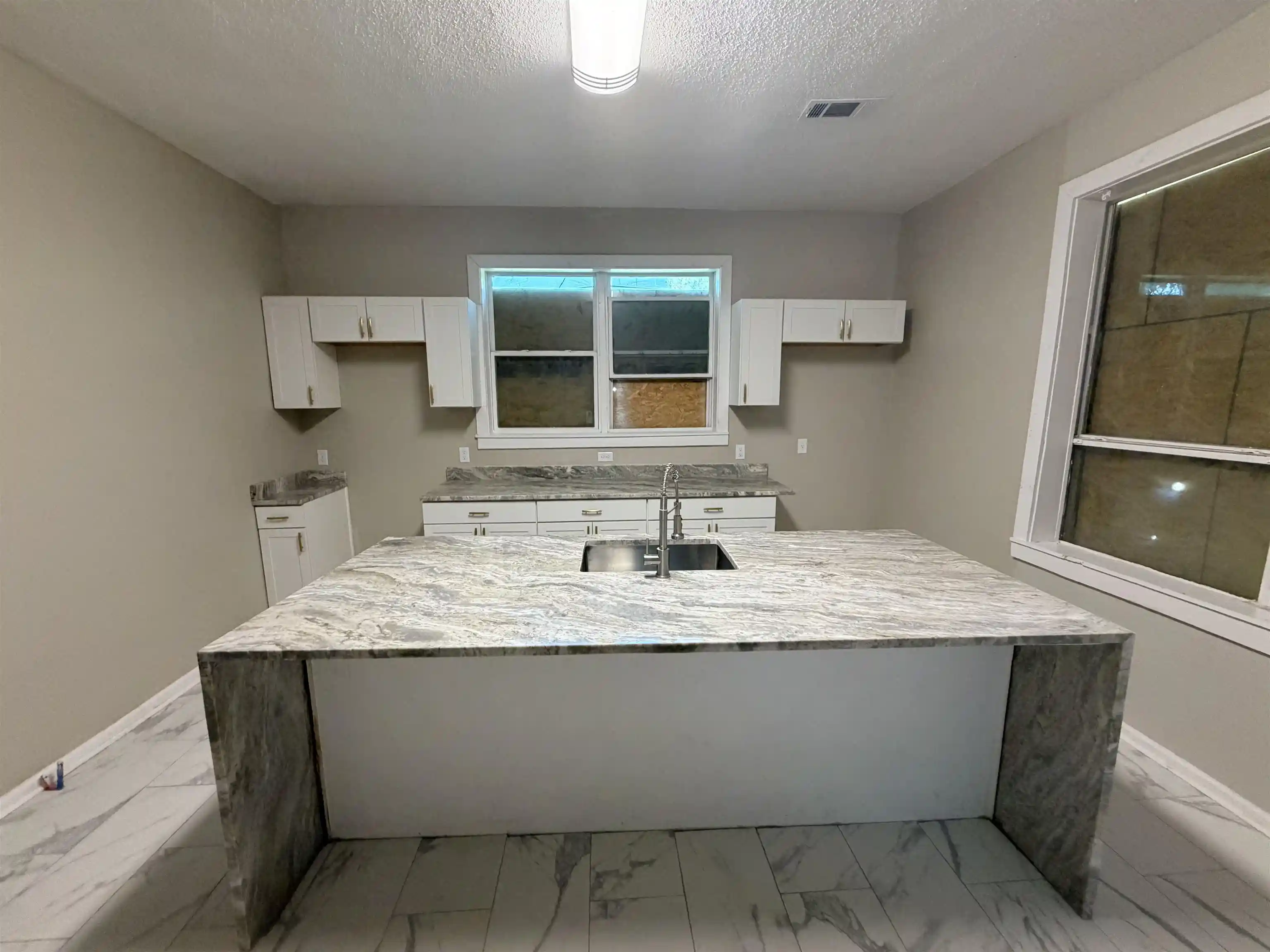 Photo 1 of Single family home for sale at 634 N Manassas St, Memphis, TN 38107 | MLS# 10229519 | Listing updated on 2026-09-11