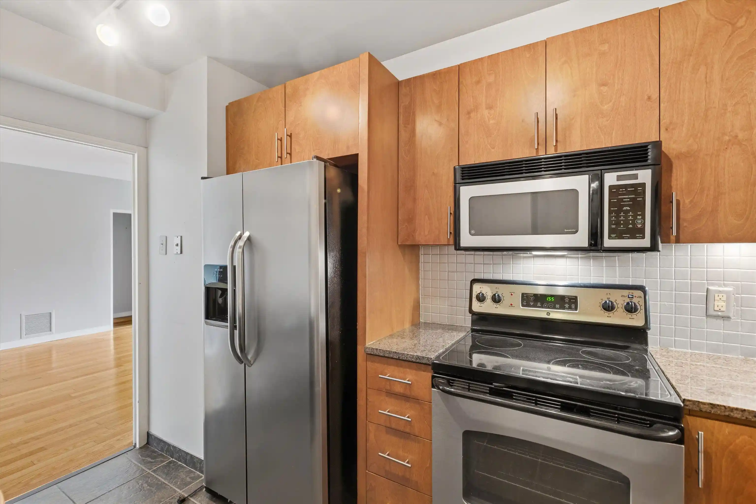 Photo 2 of Townhouse for sale at 2195 Poplar Ave #404, Memphis, TN 38104 | MLS# 10229525 | Listing updated on 2026-09-01