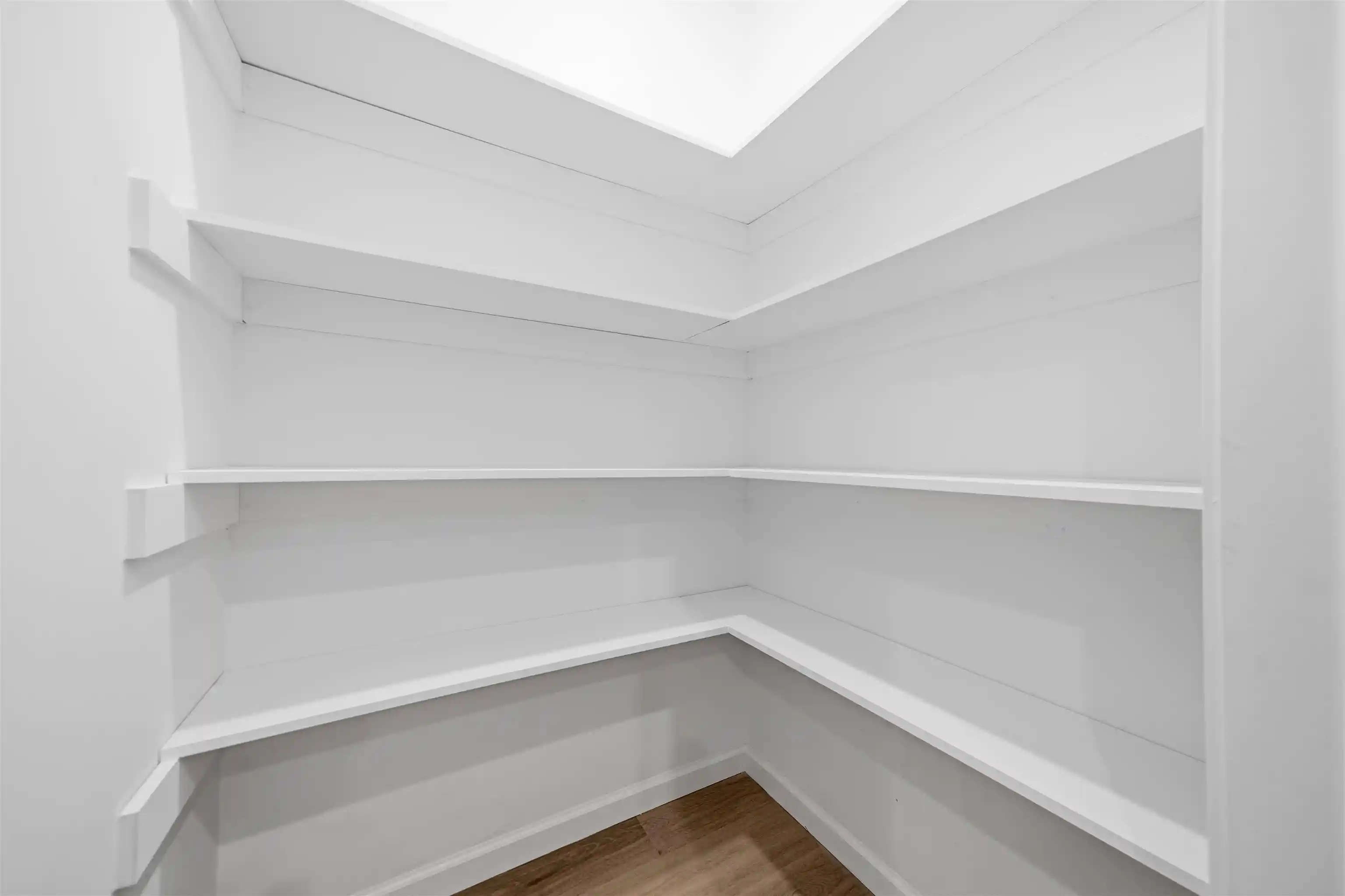 Photo 3 of Single family home for sale at 258 N Hollywood St, Memphis, TN 38112 | MLS# 10229527 | Listing updated on 2026-09-01