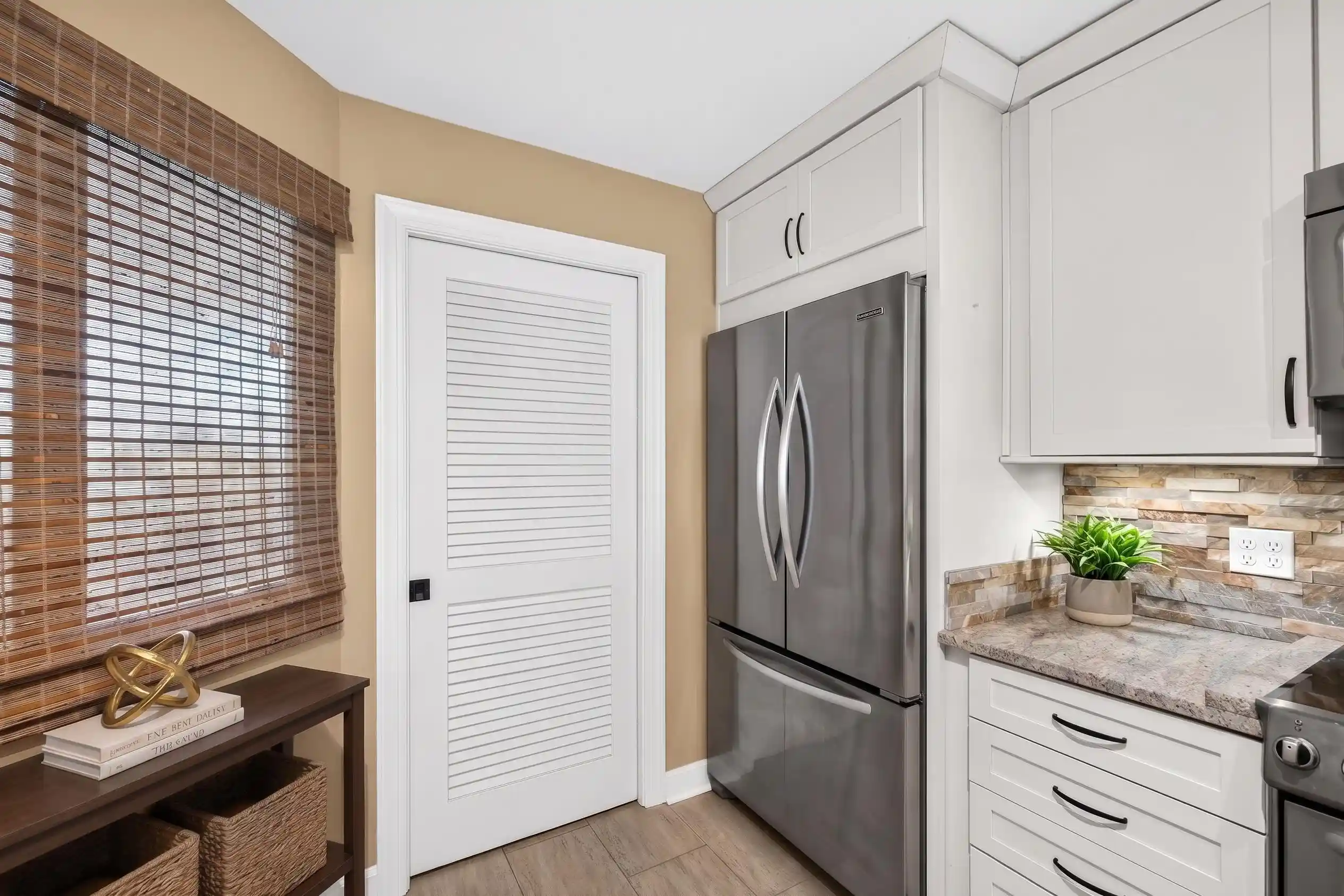 Photo 2 of Condo for sale at 200 Wagner Pl #805, Memphis, TN 38103 | MLS# 10229528 | Listing updated on 2026-09-03