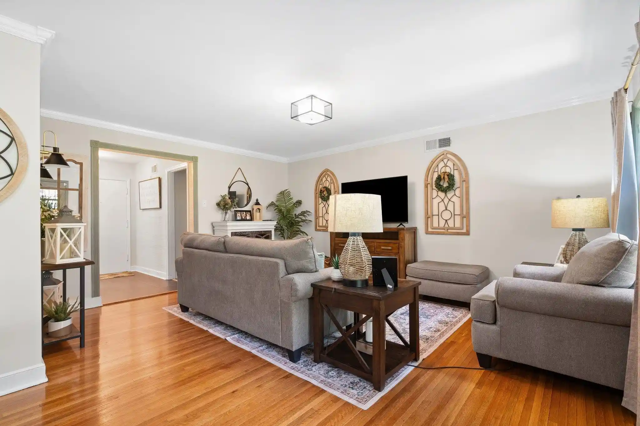 Photo 2 of Single family home for sale at 5362 Wilton Ave, Memphis, TN 38120 | MLS# 10229555 | Listing updated on 2026-09-02
