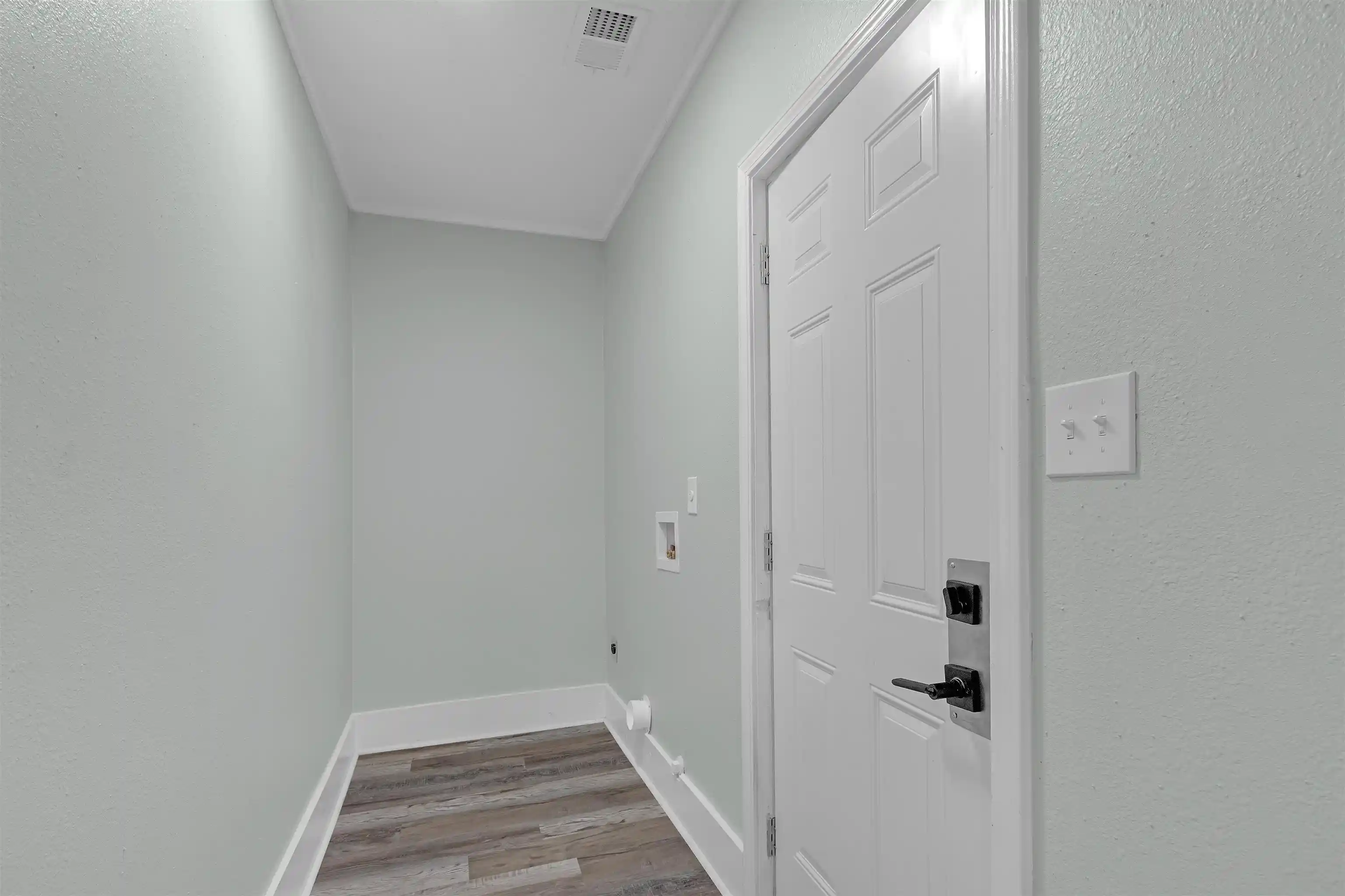 Photo 3 of Single family home for sale at 3468 Mayflower Ave, Memphis, TN 38122 | MLS# 10229559 | Listing updated on 2026-09-04