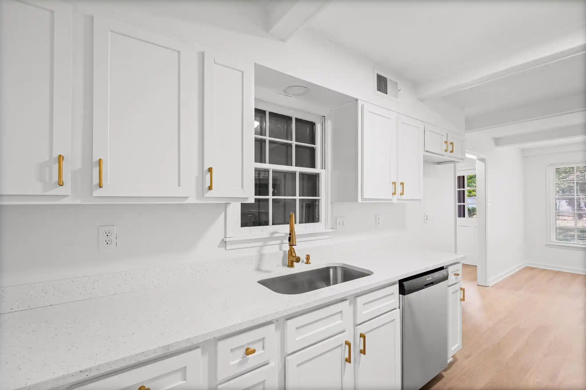 Photo 3 of Single family home for sale at 3085 Cir Gate Dr, Germantown, TN 38138 | MLS# 10229571 | Listing updated on 2026-09-17