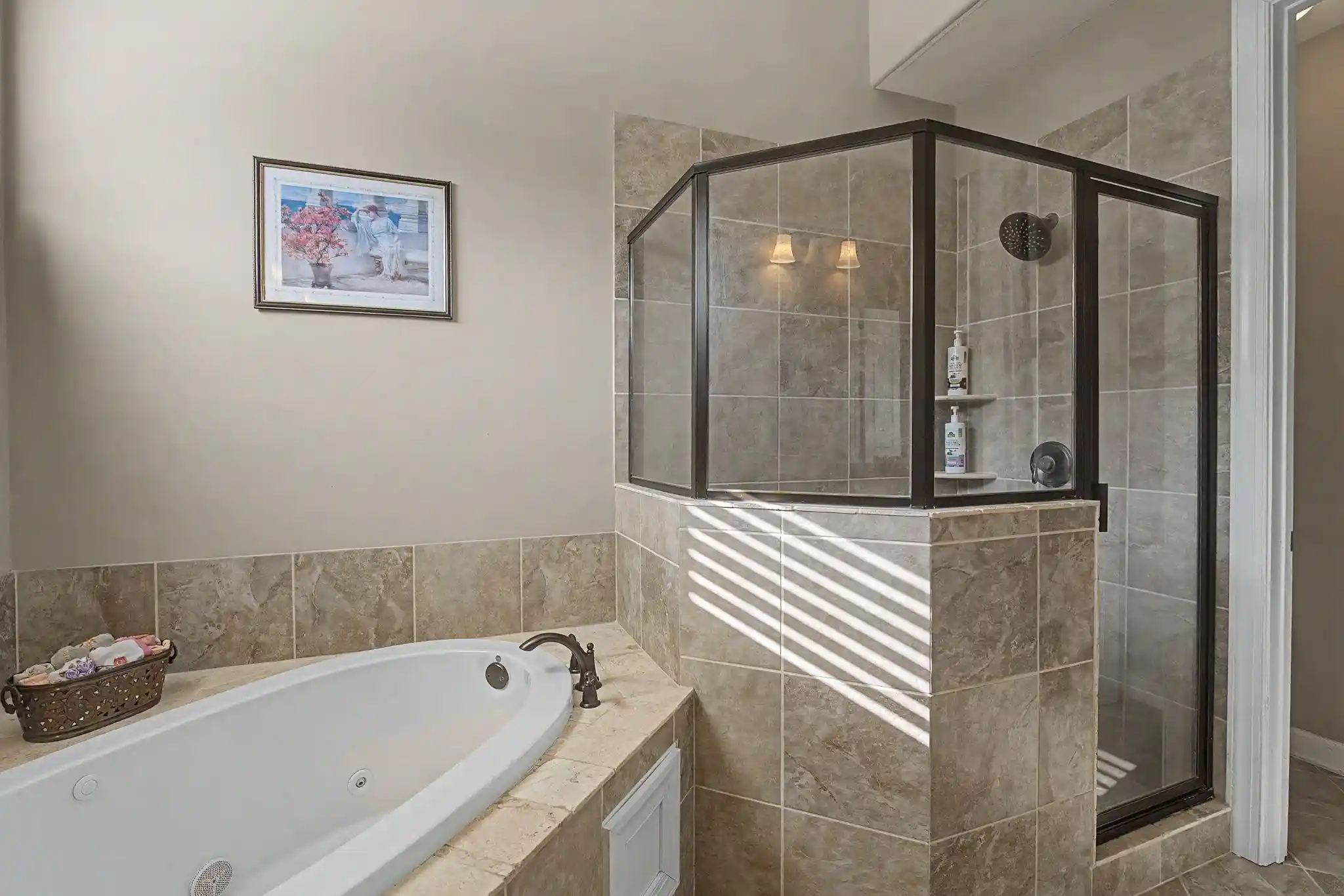 Photo 4 of Single family home for sale at 9082 Oakvale Dr, Cordova, TN 38016 | MLS# 10229587 | Listing updated on 2026-09-25