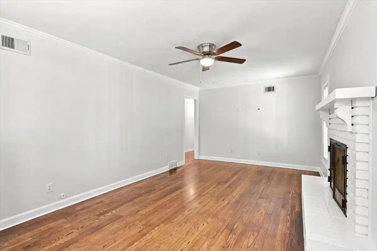 Photo 2 of Single family home for sale at 1571 Arcadia St, Memphis, TN 38119 | MLS# 10229591 | Listing updated on 2026-09-09