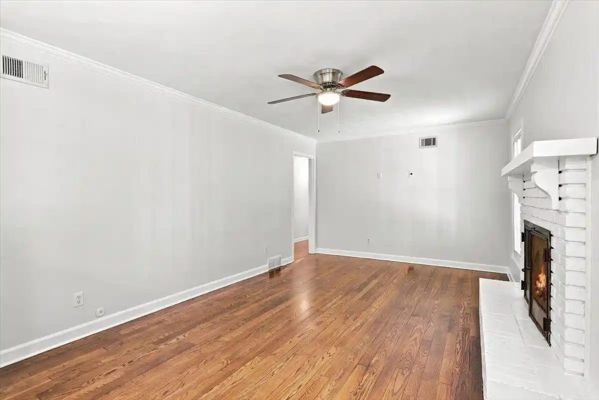 Photo 3 of Single family home for sale at 1571 Arcadia St, Memphis, TN 38119 | MLS# 10229591 | Listing updated on 2026-09-09