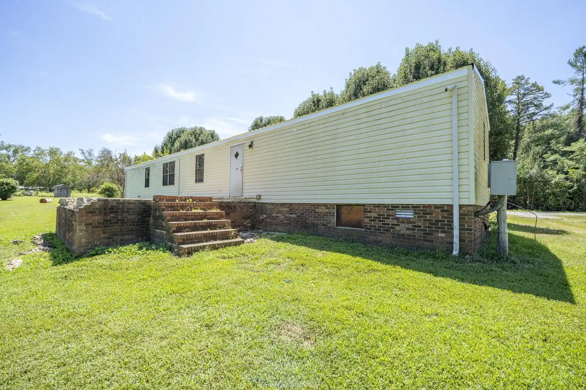 Photo 2 of Single family home for sale at 118 Charlie Ln, Waynesboro, TN 38485 | MLS# 10229595 | Listing updated on 2026-09-02