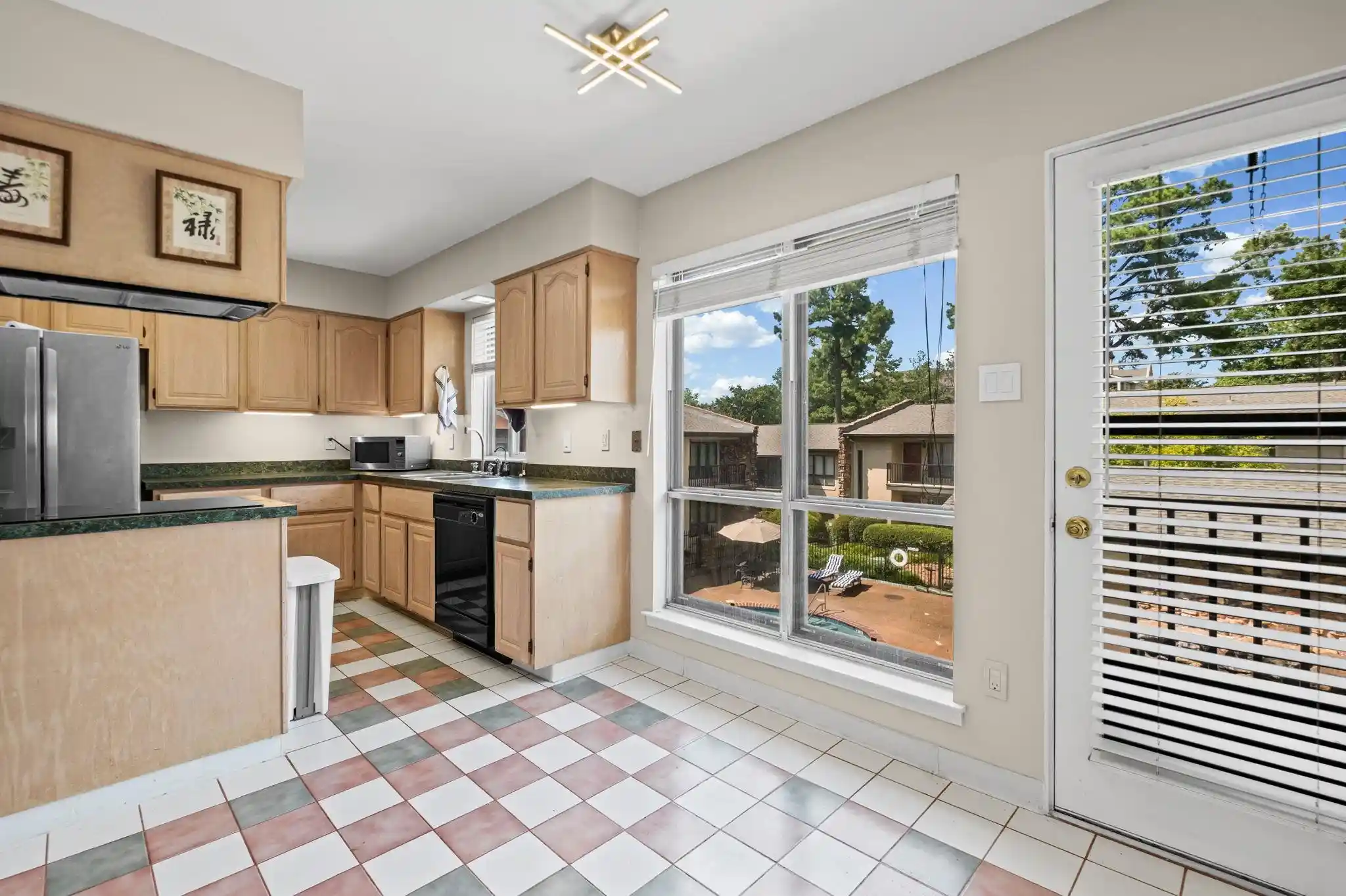 Photo 1 of Condo for sale at 439 S Perkins Rd #439-2, Memphis, TN 38117 | MLS# 10229601 | Listing updated on 2026-09-13