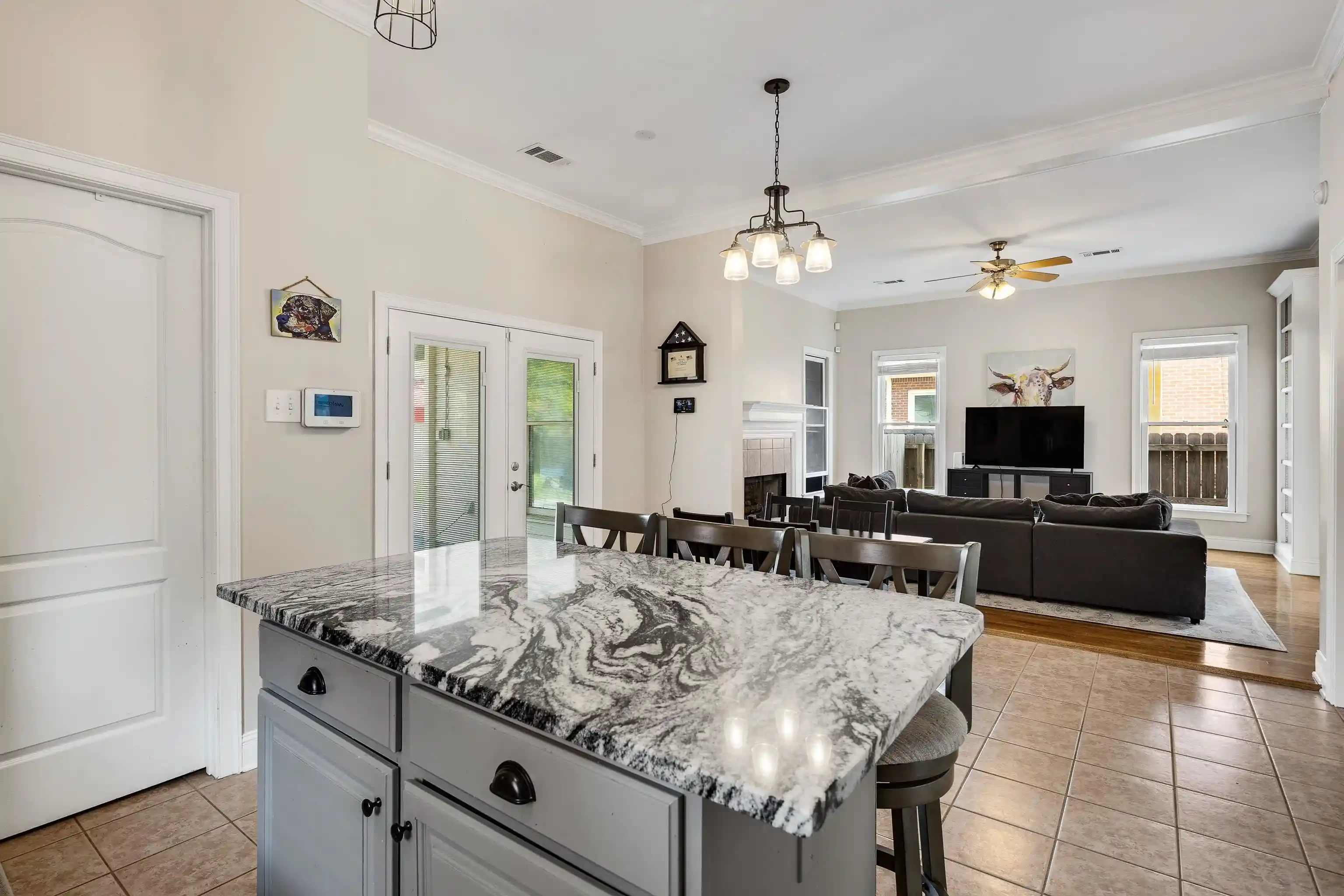 Photo 3 of Single family home for sale at 327 N Avalon St, Memphis, TN 38112 | MLS# 10229602 | Listing updated on 2026-09-04