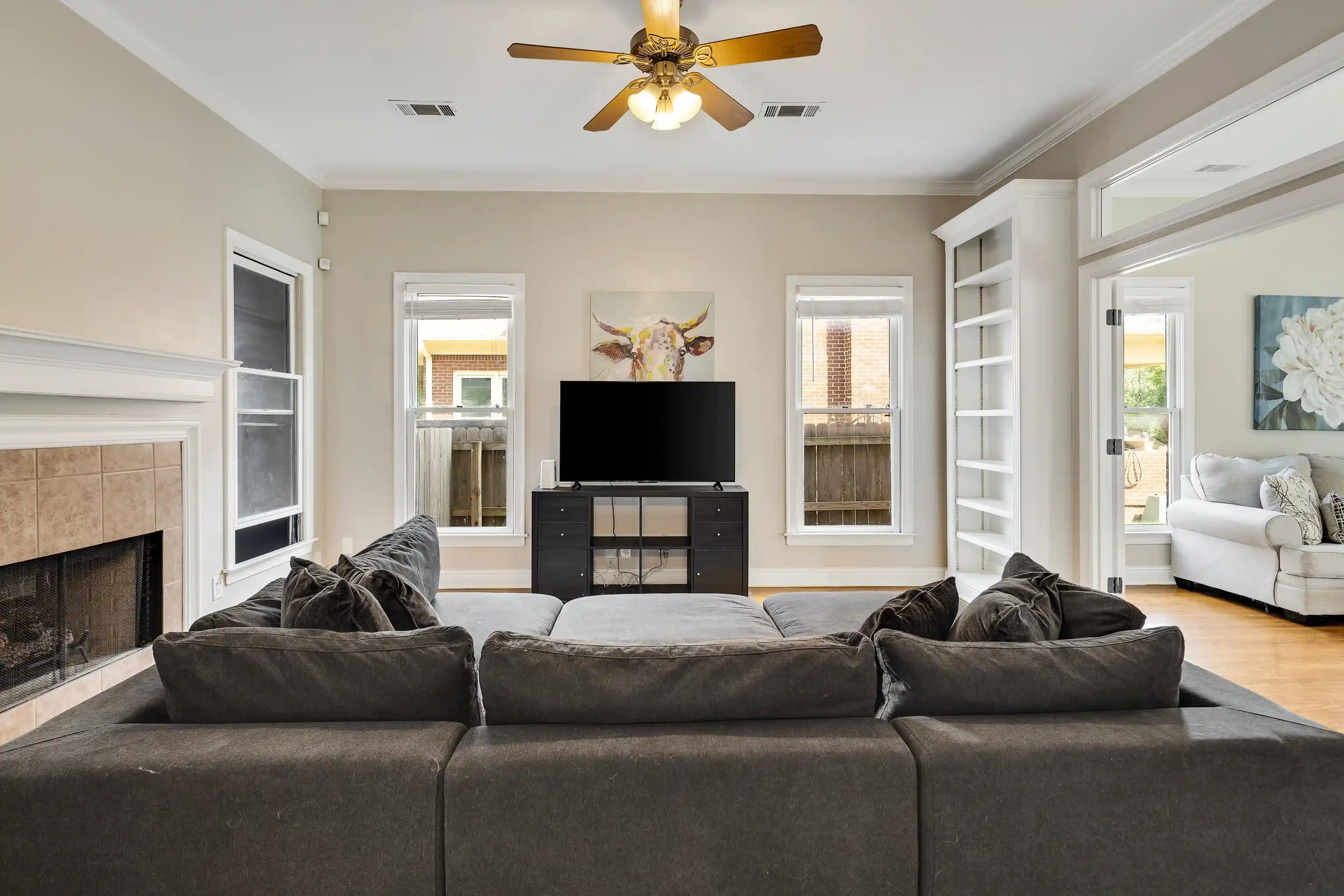 Photo 4 of Single family home for sale at 327 N Avalon St, Memphis, TN 38112 | MLS# 10229602 | Listing updated on 2026-09-04