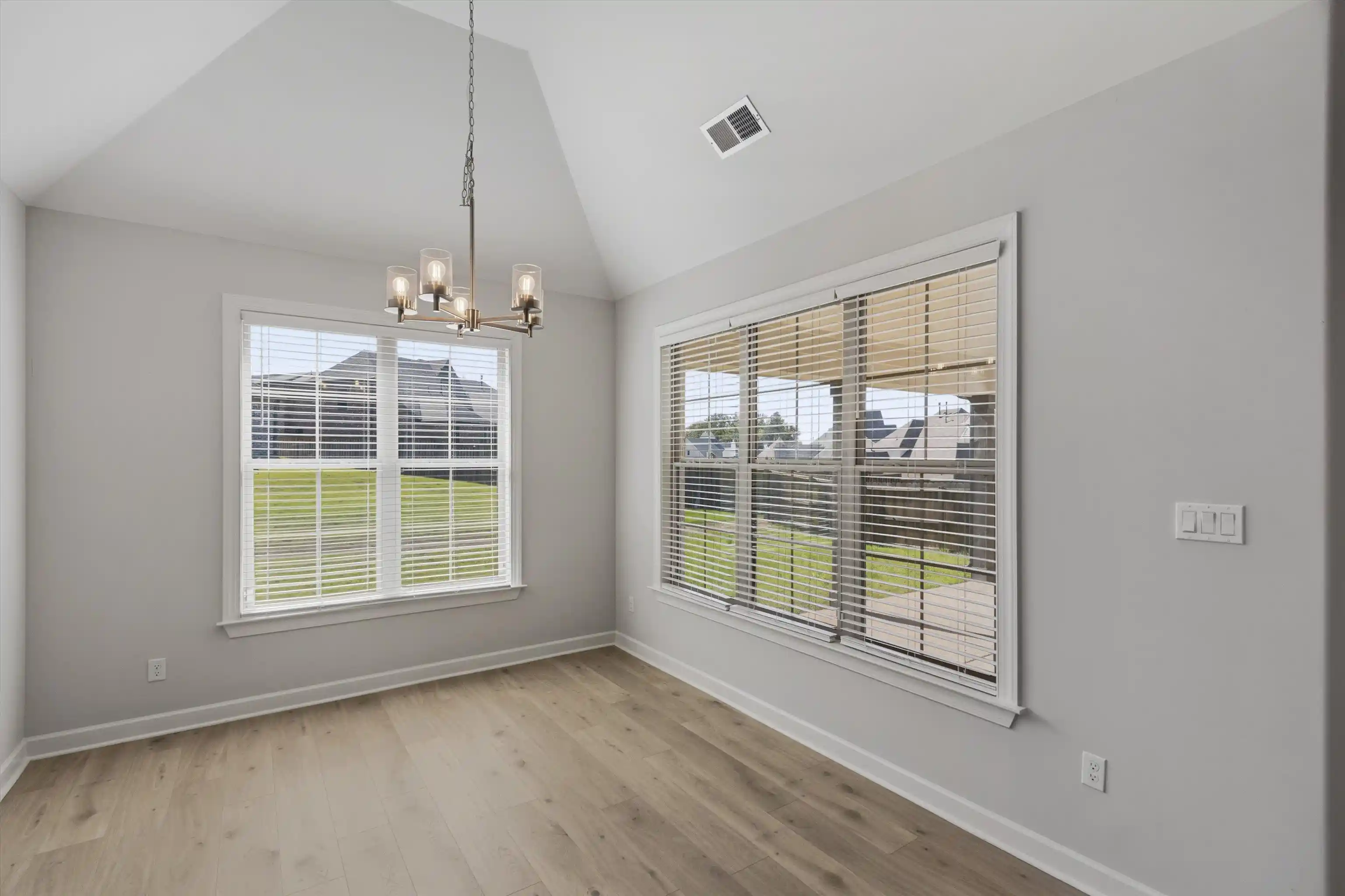 Photo 4 of Single family home for sale at 5143 E Lawrenceburg Ln, Arlington, TN 38002 | MLS# 10229609 | Listing updated on 2026-09-05
