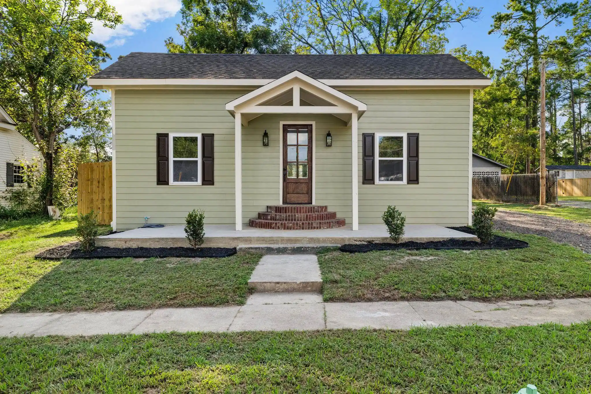 Photo 1 of Single family home for sale at 1425 N Madison St, Corinth, MS 38834 | MLS# 10229611 | Listing updated on 2026-09-02