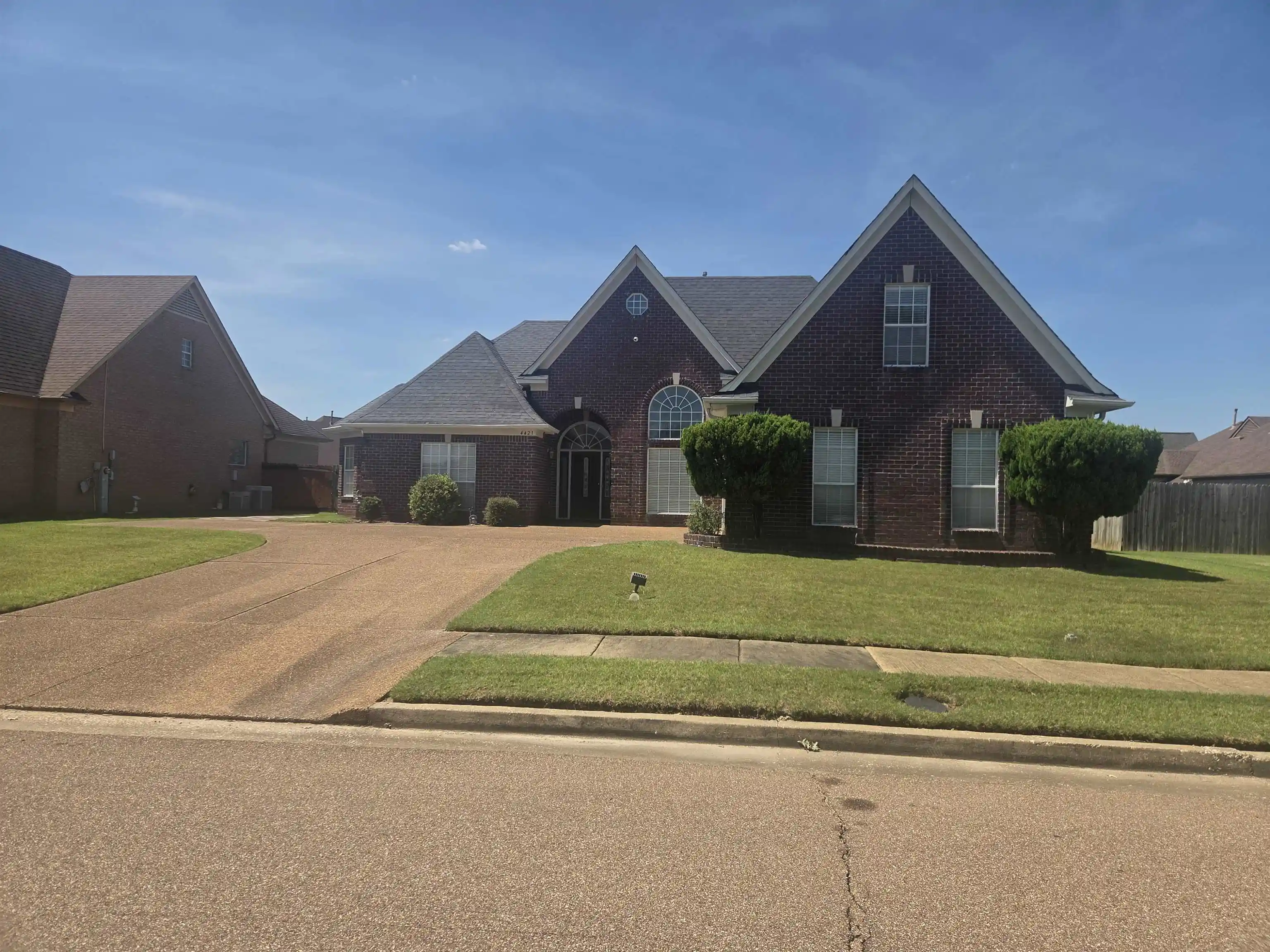 Photo 1 of Townhouse for sale at 4421 Se Lugarda Ln, Memphis, TN 38125 | MLS# 10229619 | Listing updated on 2026-09-04