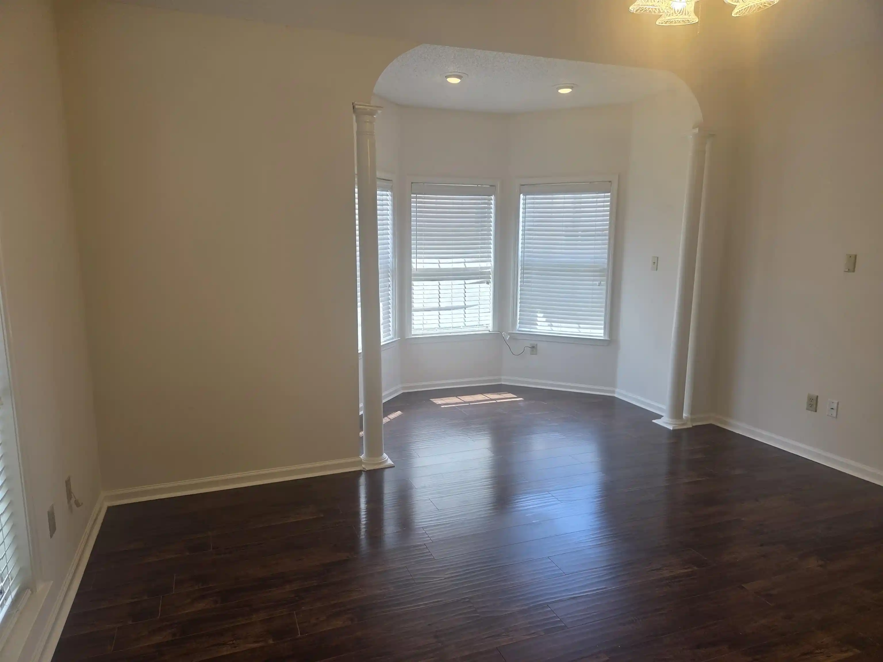 Photo 3 of Townhouse for sale at 4421 SE Lugarda Ln, Memphis, TN 38125 | MLS# 10229619 | Listing updated on 2026-09-04