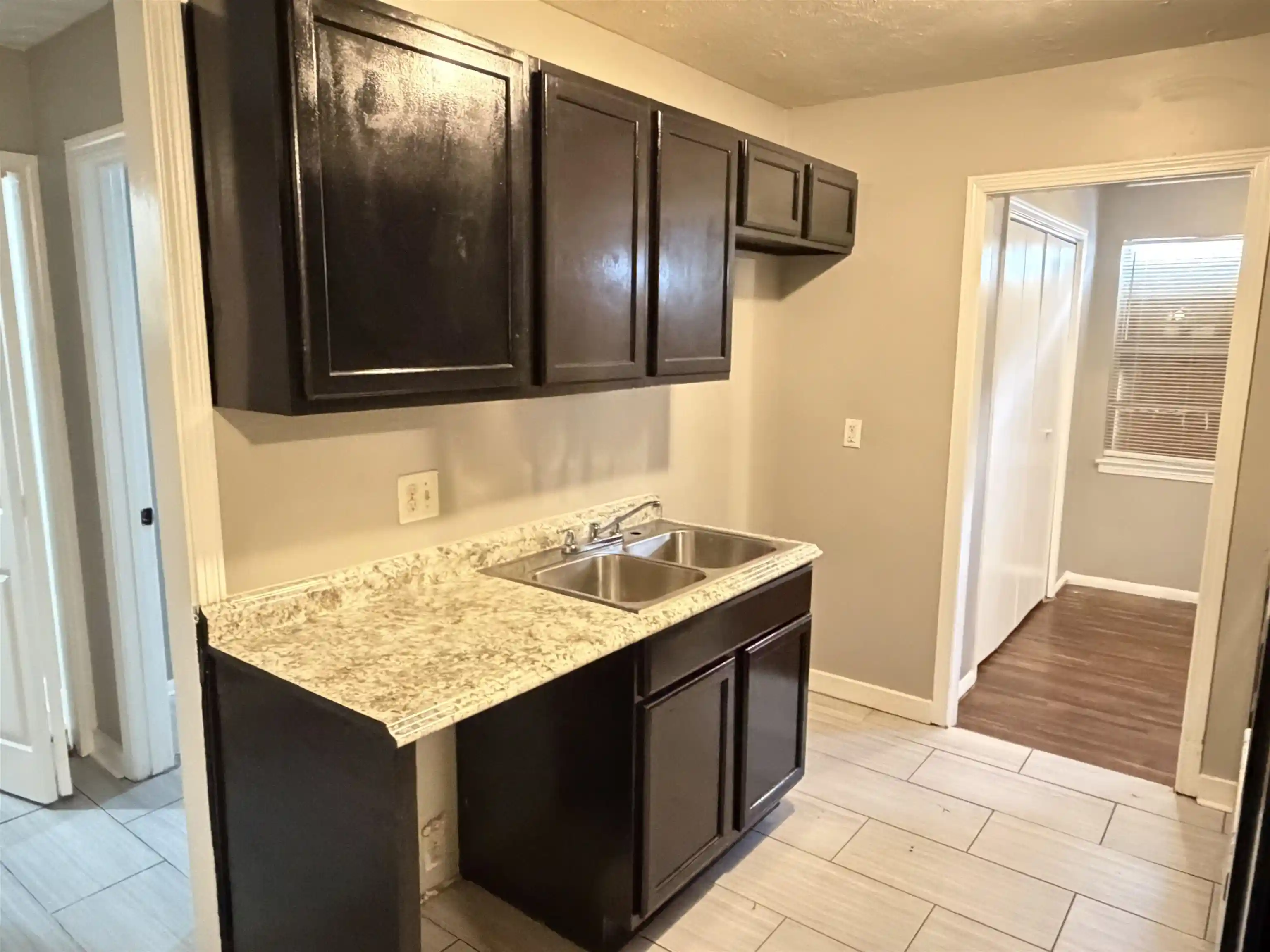 Photo 3 of Single family home for sale at 3649 Suzanne Dr, Memphis, TN 38127 | MLS# 10229625 | Listing updated on 2026-09-14