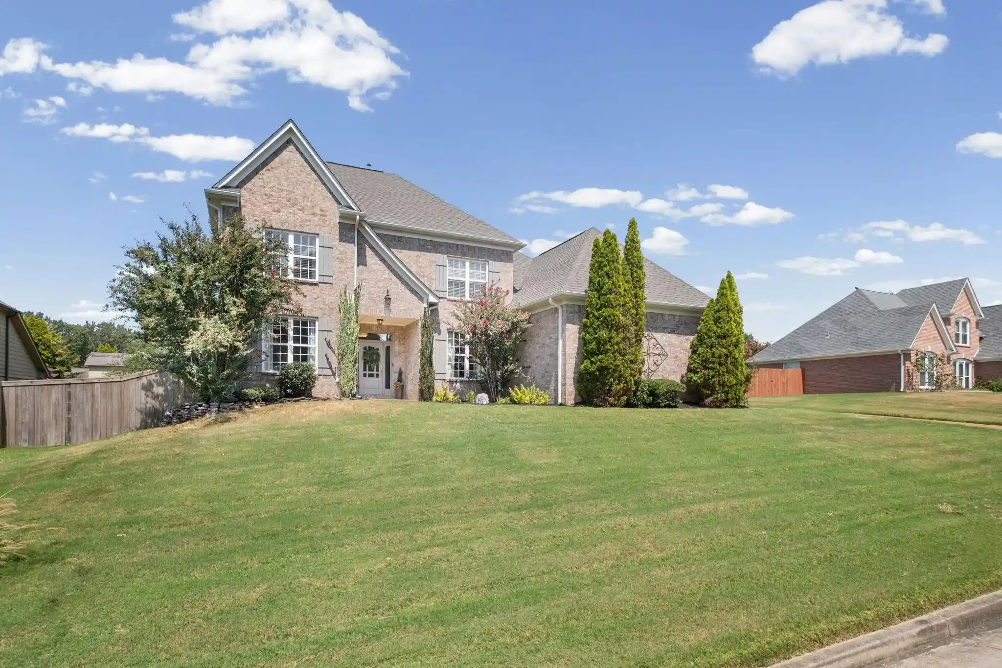 Photo 1 of Single family home for sale at 9424 Laurel Hl Dr, Lakeland, TN 38002 | MLS# 10229630 | Listing updated on 2026-10-02