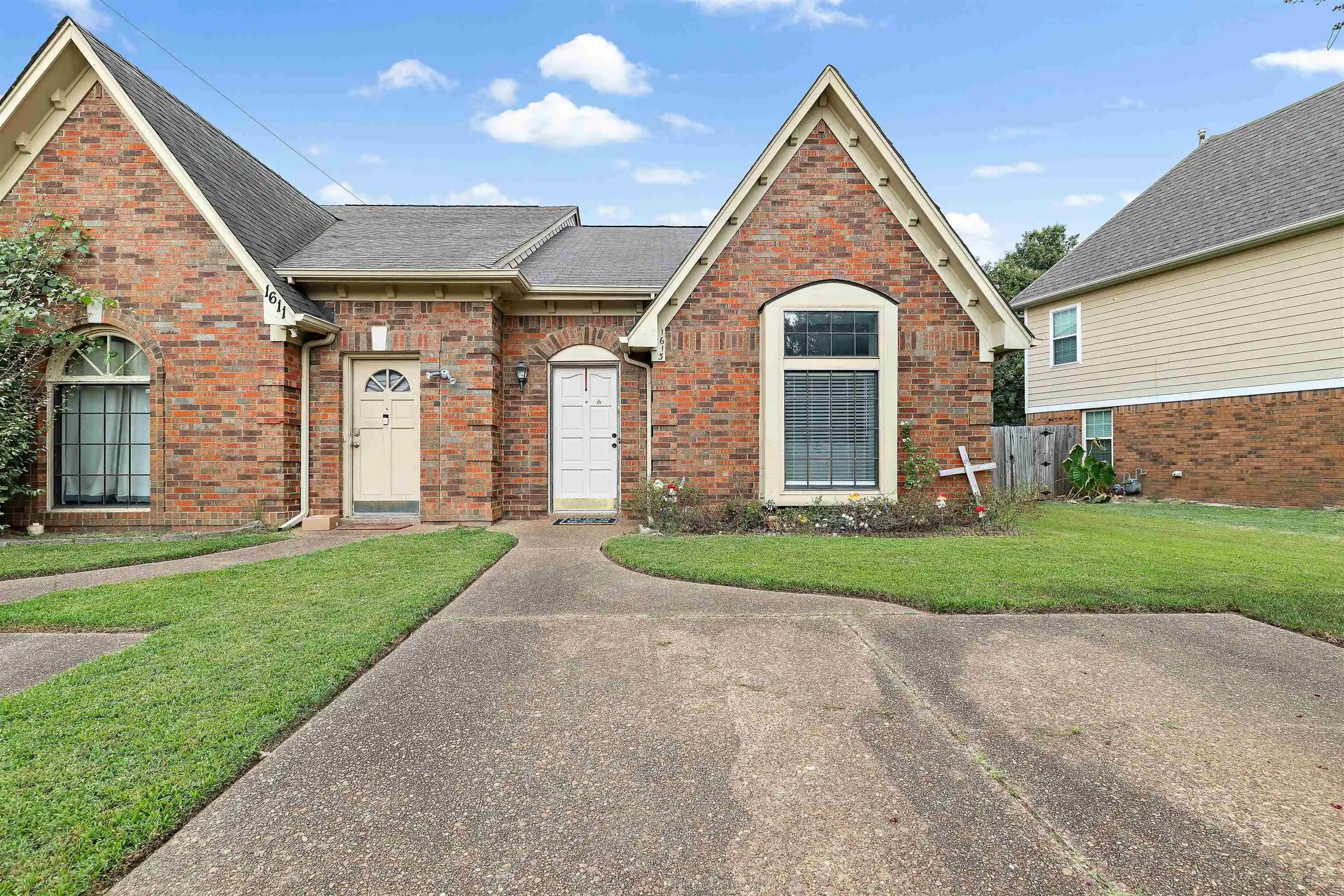 Photo 1 of Townhouse for sale at 1613 Oaken Bucket Dr, Cordova, TN 38016 | MLS# 10229632 | Listing updated on 2026-10-08