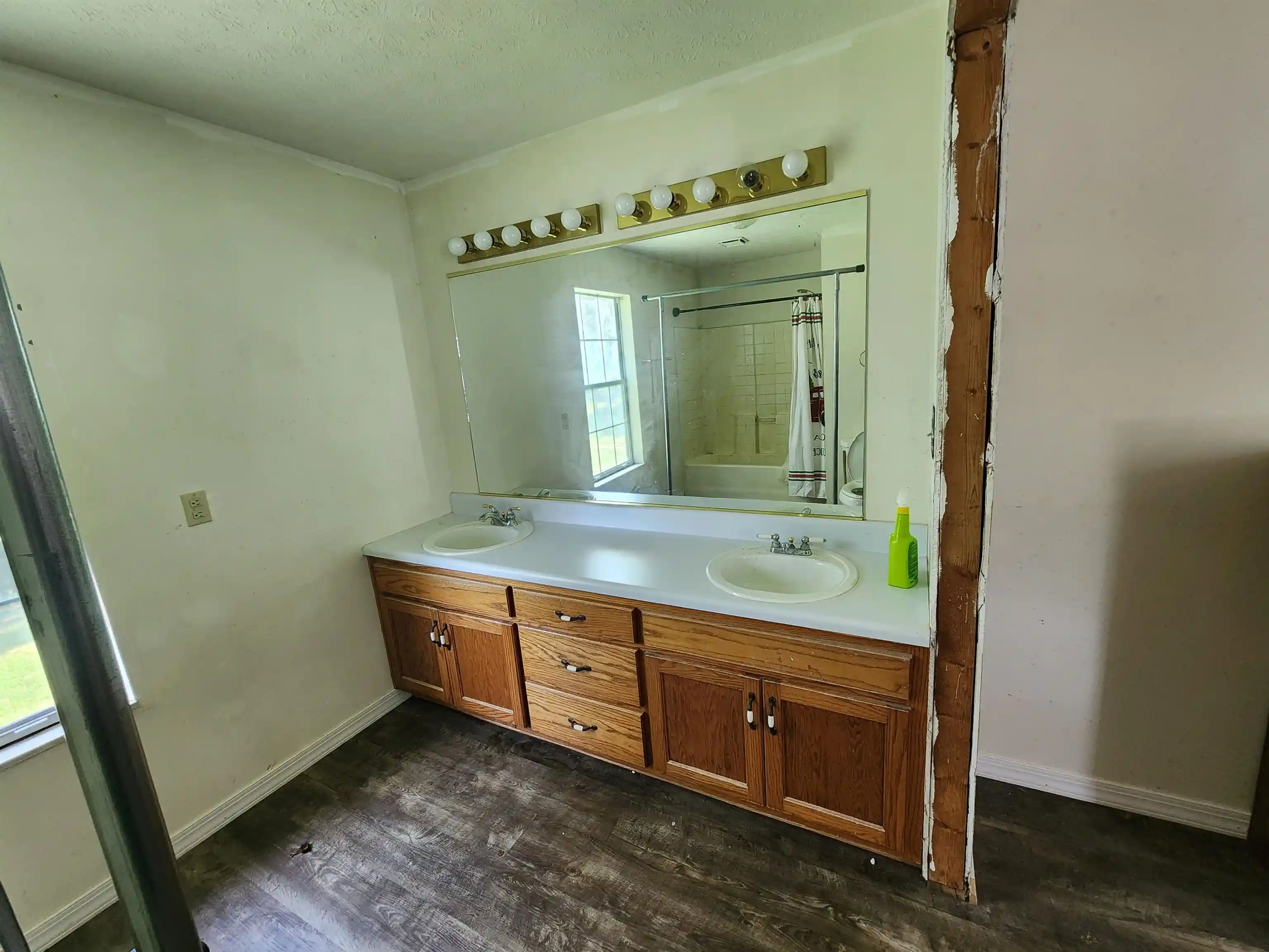 Photo 3 of Sale Pending at 155 Suddath Rd, Harriman, TN 37748 | MLS# 10229642 | Listing updated on 2026-09-11