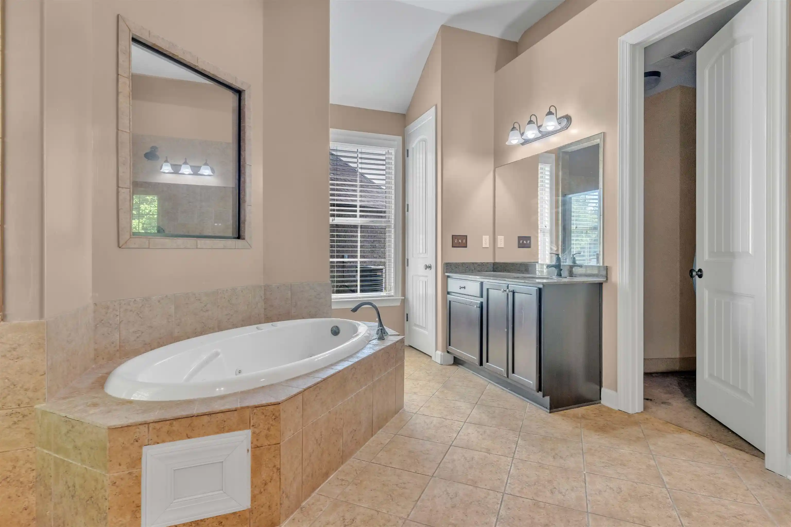Photo 3 of Single family home for sale at 4835 Saddlehorn Cv, Memphis, TN 38125 | MLS# 10229647 | Listing updated on 2026-09-05