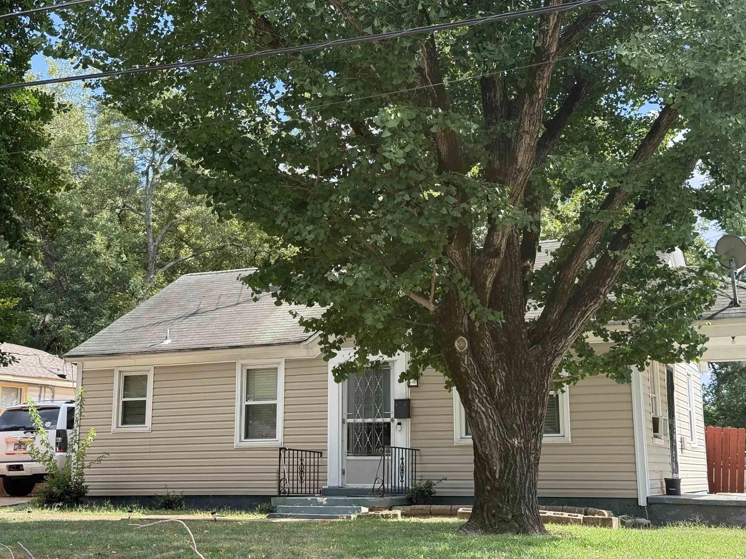 Photo 1 of Single family home for sale at 2609 Dunn Ave, Memphis, TN 38114 | MLS# 10229653 | Listing updated on 2026-09-10