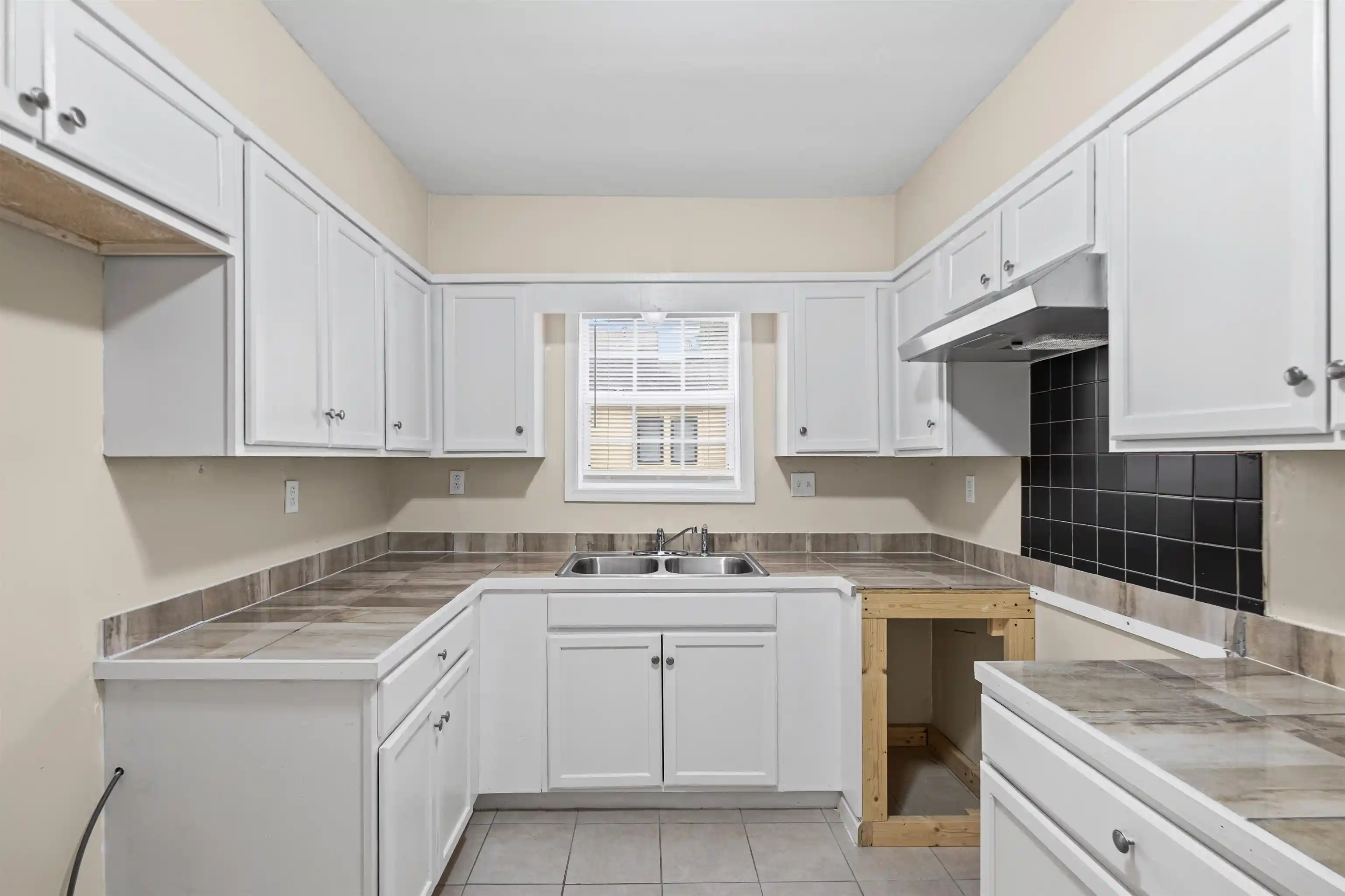 Photo 2 of Single family home for sale at 3094 Park Ave, Memphis, TN 38111 | MLS# 10229668 | Listing updated on 2026-09-16