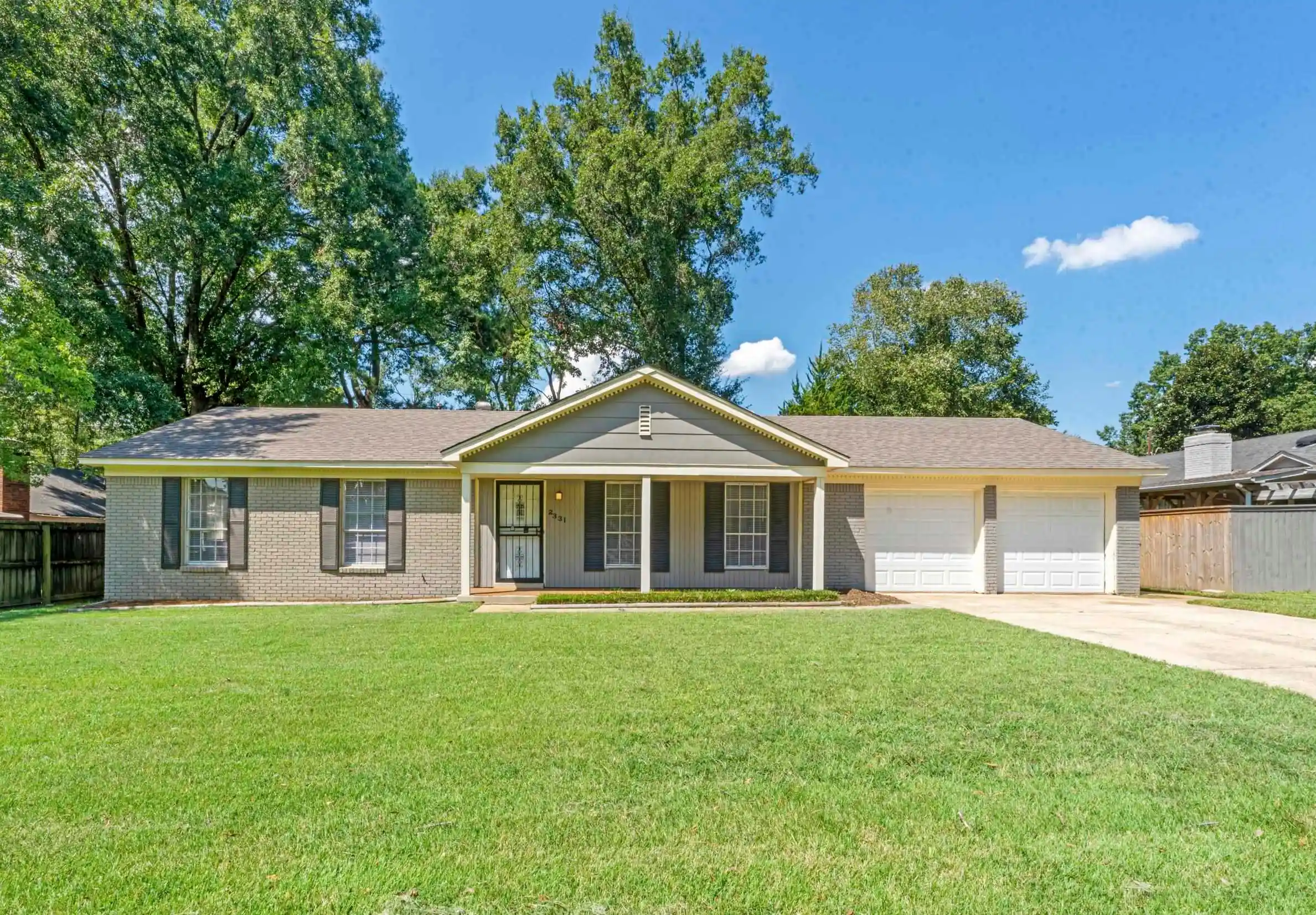 Photo 1 of Single family home for sale at 2331 Eastover Dr, Memphis, TN 38119 | MLS# 10229674 | Listing updated on 2026-09-03
